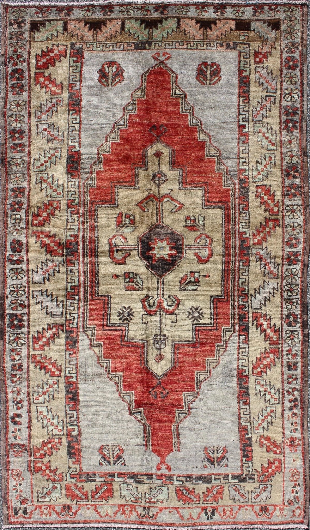 Vintage Turkish Oushak Rug in Orange Red, Butter & Light Gray, medallion Oushak Vintage Turkish small Oushak Carpet with Geometric Medallion in soft orange Red and multi colors, Small Oushak rug, Keivan Woven Arts #rug/EN - 140233, origin/turkey, Hand... - Keivan Woven ArtsEN - 140233 - 6041Rug