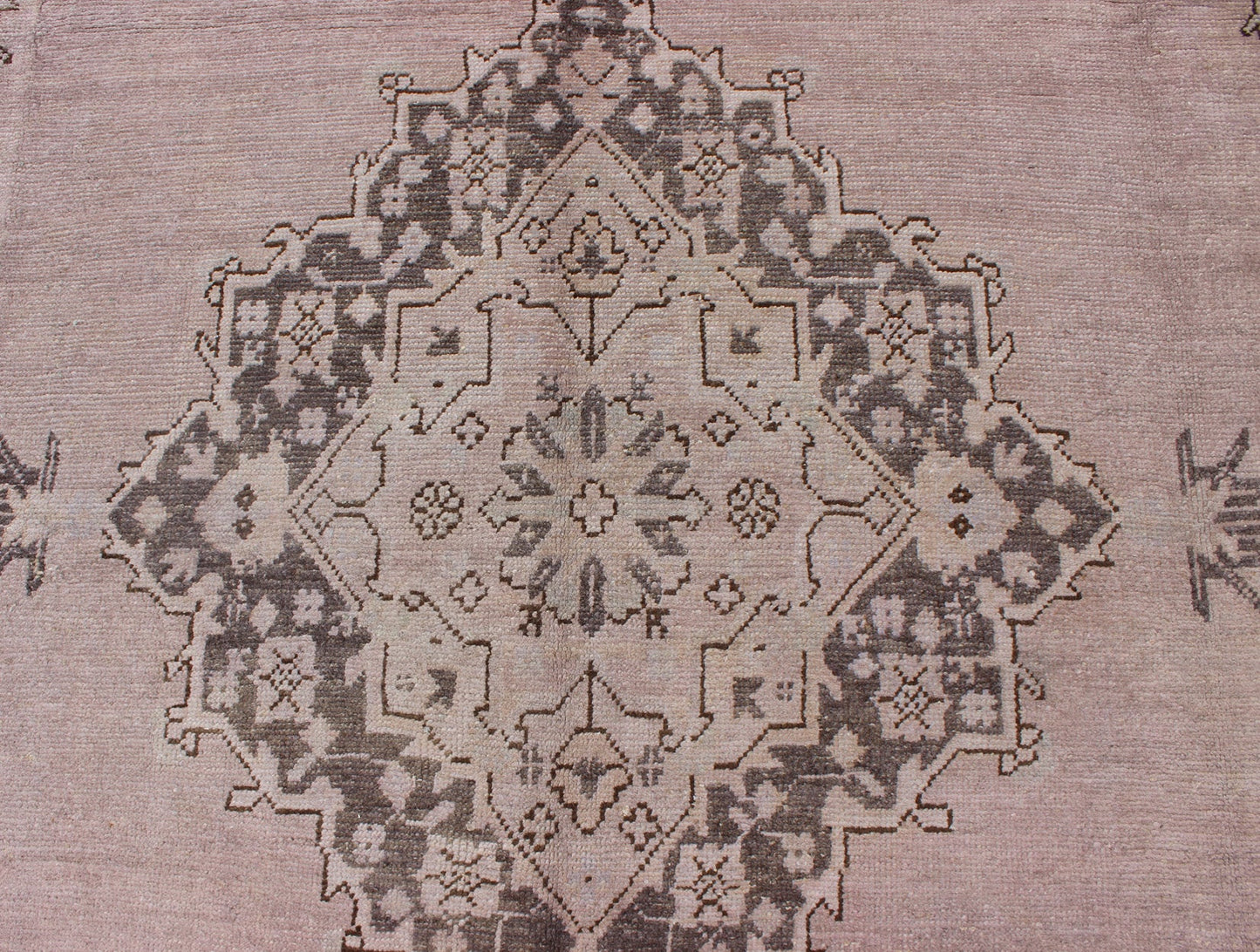 Antique Oushak With Medallion design in Lavender, Charcoal Brown, pale blue Antique Oushak With Medallion design. Keivan Woven Arts / rug/ EN - 140261, country of origin / type: Turkey / Oushak, circa 1930's Early - 20th century Measures: 8... - Keivan Woven ArtsEN - 140261 - 5616Rug