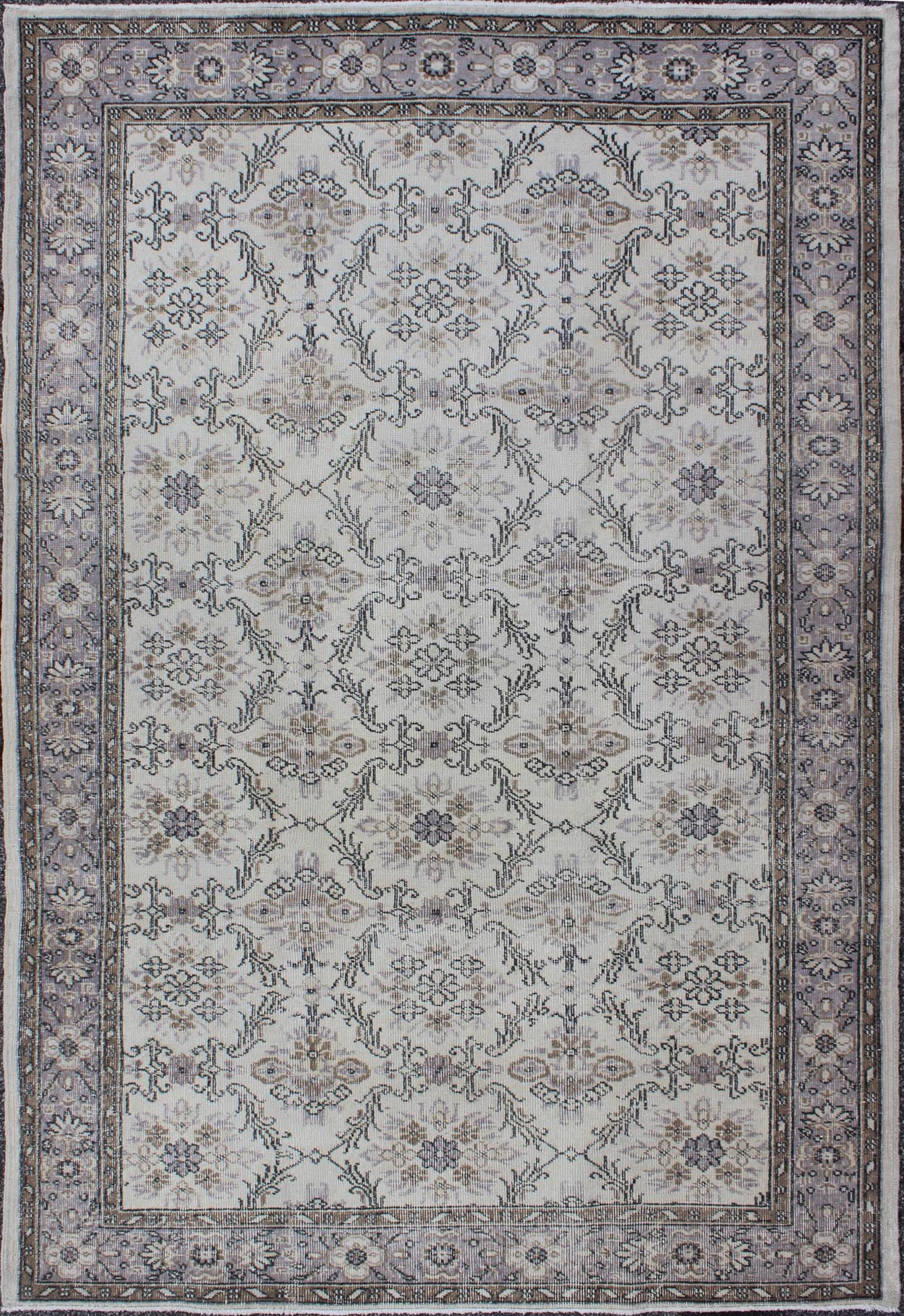 Midcentury gray - colored Turkish Oushak rug with stylized floral design, Keivan Woven Arts /rug en - 140563, country of origin / type: Turkey / Oushak, circa 1950 Stylized floral motifs are featured in a repeating all - over pattern on this vintage O... - Keivan Woven ArtsEN - 140563 - 5690Rug