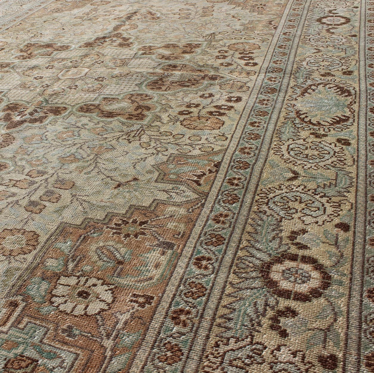 Fine and Ornate floral medallion vintage Turkish Sivas rug in blue, brown, cream tones, rug en - 140592, country of origin / type: Turkey / Sivas, circa 1930. This sublime and enchanting vintage rug, a gorgeous Sivas rug made in Turkey during the ... - Keivan Woven ArtsEN - 140592 - 6380Rug
