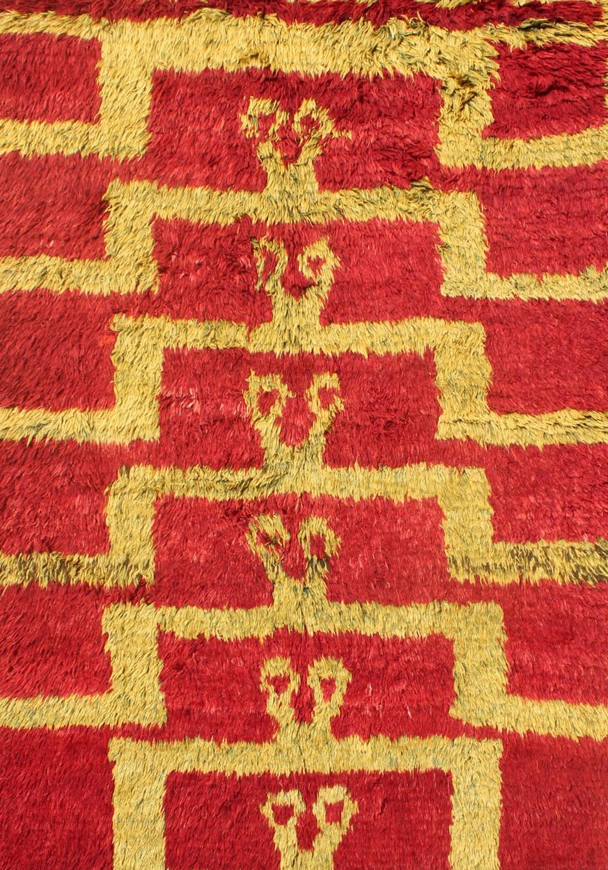 Mid - Century Tulu Vintage Carpet with Tribal Pattern in Red and Green Gold. Vintage Turkish Tulu carpet displays Mid - Century Modern design with a Tribal pattern in in gold , green gold and red,. Keivan Woven Arts / Rug EN - 140796, country of orig... - Keivan Woven ArtsEN - 140796 - 6021Rug