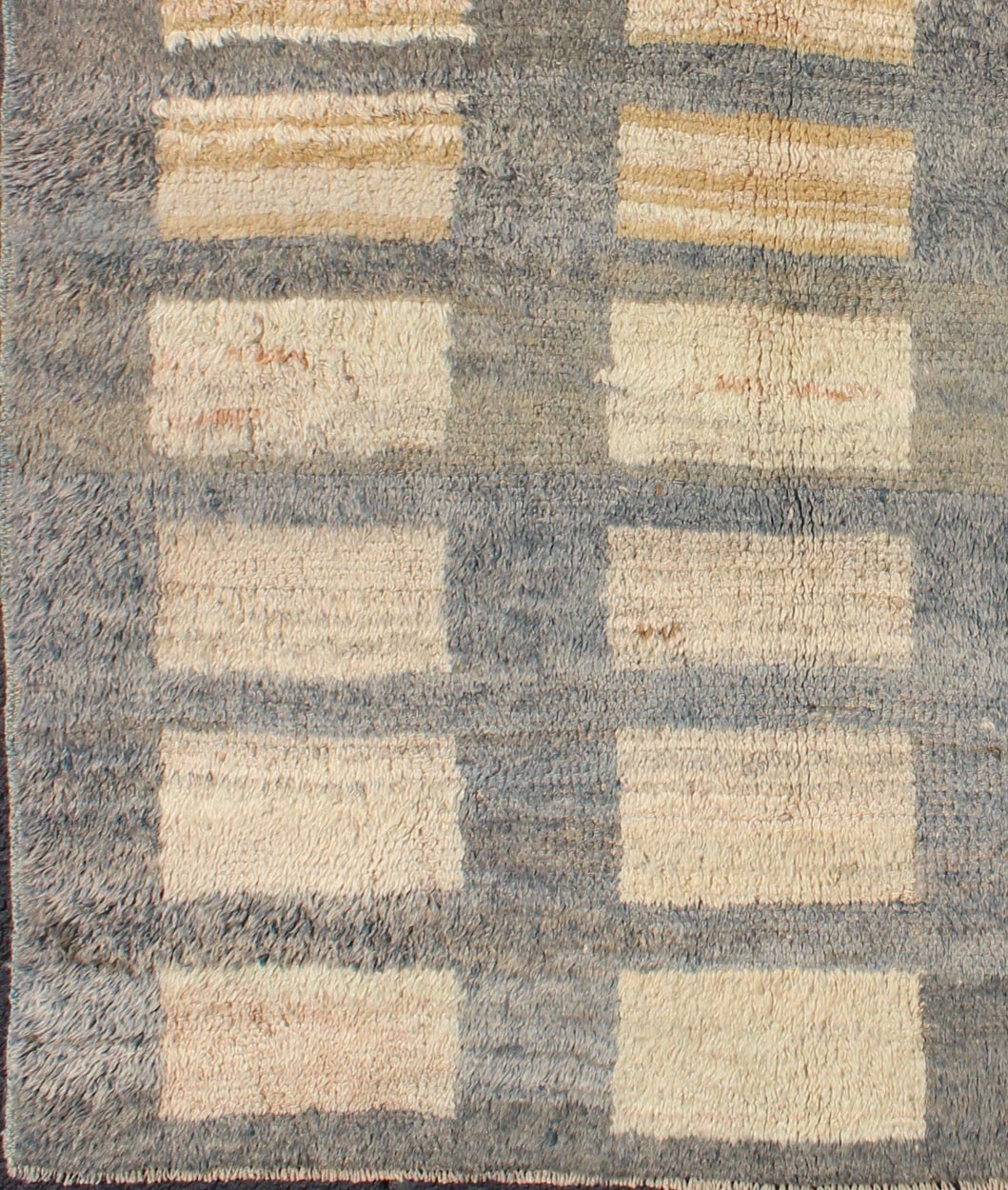 Vintage Turkish Tulu Carpet with Sand Rectangles with Gray Outlines Vintage Turkish Tulu Carpet with Sand Rectangles with Gray Outlines rug/en - 140798 origin/turkey This Tulu carpet features sand colored rectangular shapes with gray outli... - Keivan Woven ArtsEN - 140798 - 6388Rug