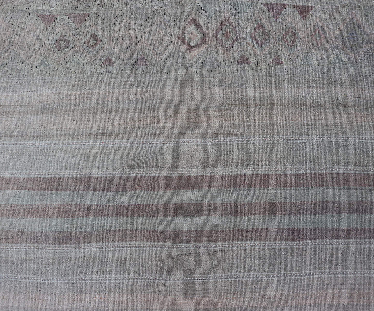 Vintage Gallery Turkish Kilim Runner with Creams, Soft Coral and Light Brown Minimalist design with stripe design Turkish Kilim gallery runner in cream, light brown and soft red/coral color. Keivan Woven Arts / rug EN - 141121, country of origin /... - Keivan Woven ArtsEN - 141121 - 17104Rug