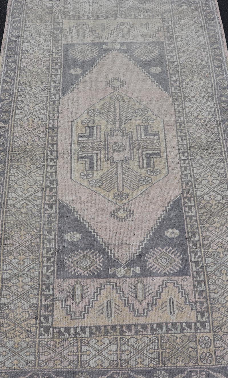 Turkish Vintage Oushak Rug in Muted Taupe, Gray, Cream, and Blush. Keivan Woven Arts rug/EN - 14126 country of origin / type: Turkey / 1940. Measures: 3'4 x 5'11 Vintage Medallion Turkish Oushak rug in muted taupe, light gray, blush, cream and lig... - Keivan Woven ArtsEN - 14126 - 23744Rug