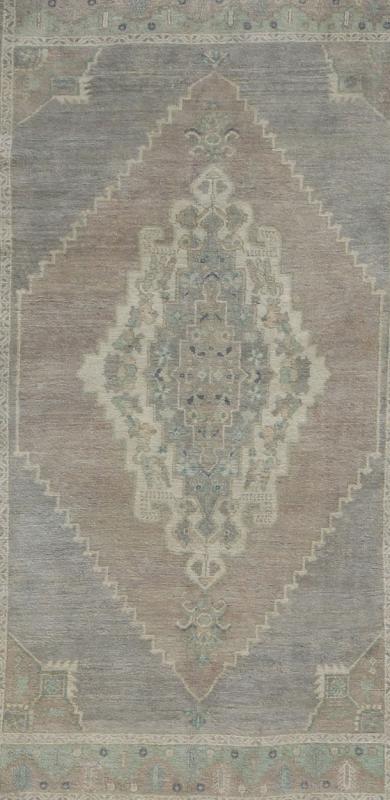 Vintage Turkish Oushak Rug in Lavender, Light Green, Gray with central medallion Vintage Turkish Oushak Rug with Central Medallion with Floral Motifs. Vintage Turkish Oushak, Keivan Woven Arts / rug EN - 141399, origin/Turkey mid - 20th century, ... - Keivan Woven ArtsEN - 141399 - 7199Rug