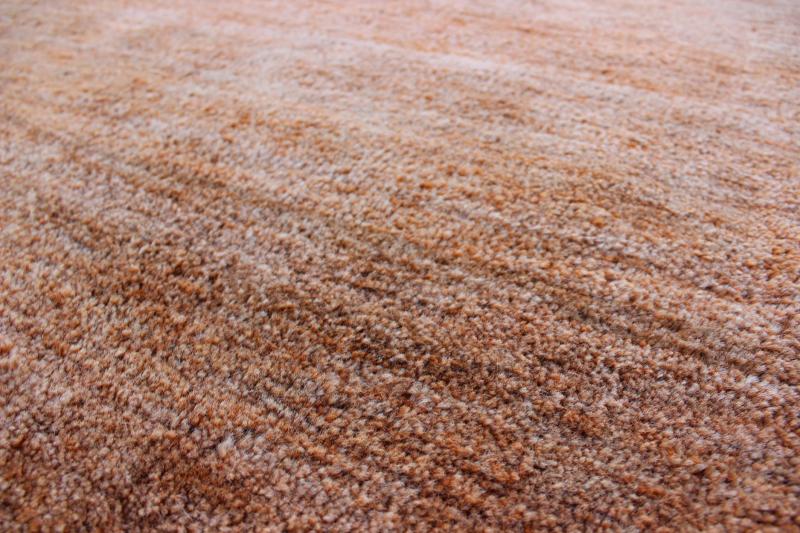 Vintage Gabbeh - Type Rug from Turkey with Tones of Brown and Rust This vintage Gabbeh - type rug from mid - 20th century Turkey features a subtle design of various shades. Tones of light brown, rust, orange and dark brown provide texture and variatio... - Keivan Woven ArtsEN - 141514 - 6696Rug