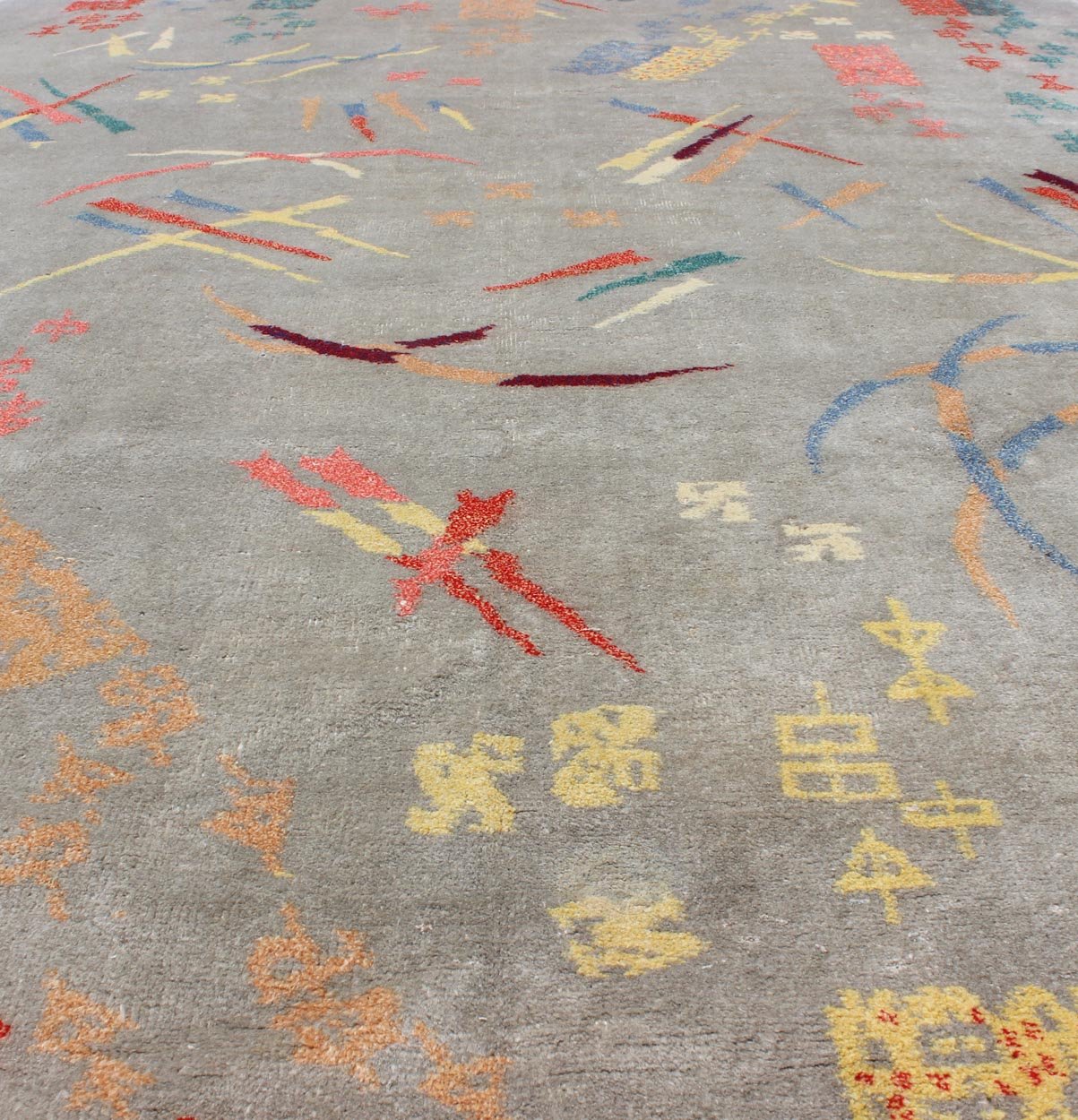 Mid Century Modern Rug with Abstract Design in Light Gray and Multi Colors Measures: 7'0'' x 10'0'' Abstract Design mid century modern Rug in Light Gray and Multi Colors, Keivan Woven Arts/ rug EN - 141715, country of origin / type: Tur... - Keivan Woven ArtsEN - 141715 - 6751Rug