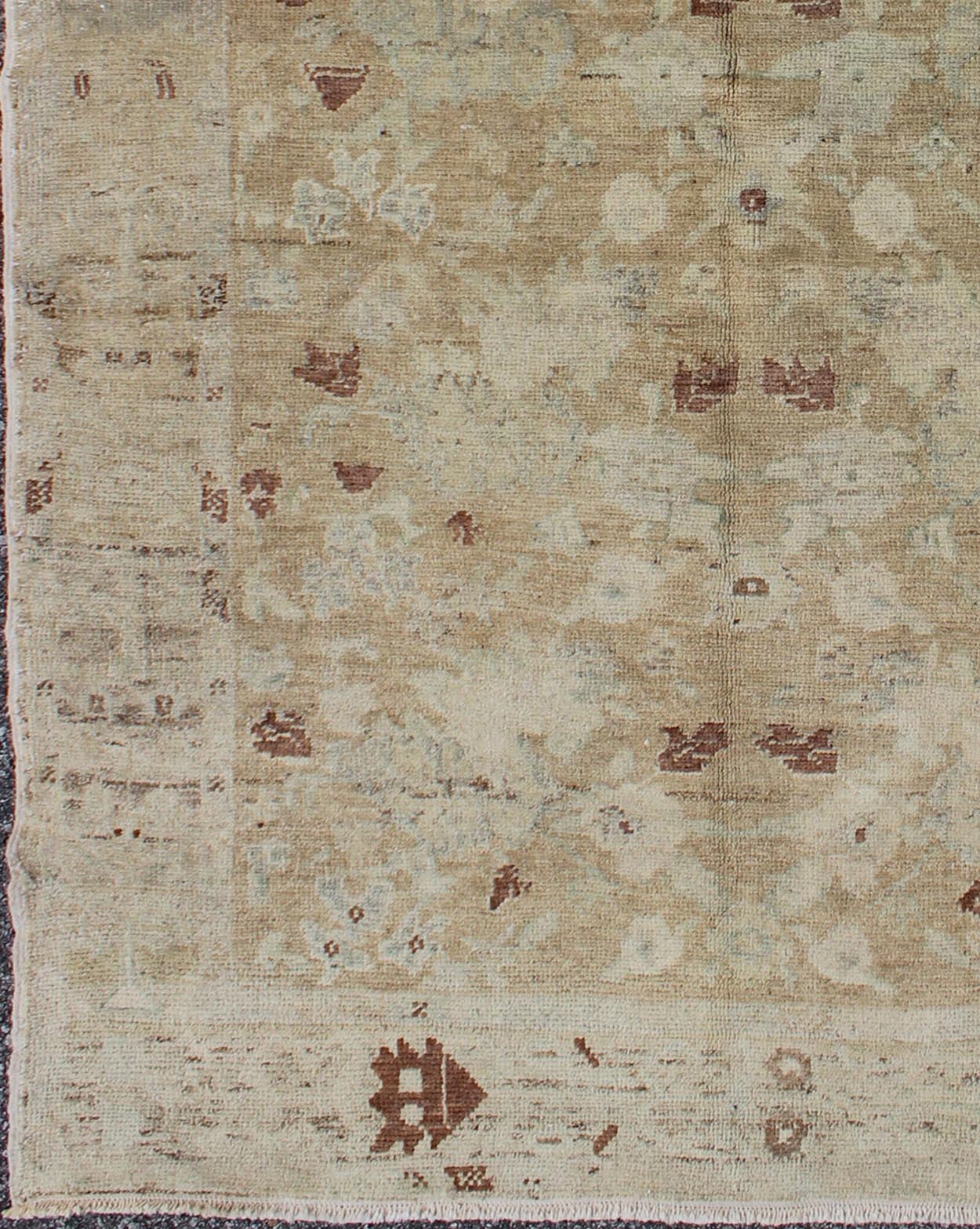 Turkish Vintage Hand Knotted Oushak Rug with All - Over Floral Design Vintage Turkish Oushak rug from Turkey with All - Over Design, Keivan Woven Arts / rug/EN - 142134, country of origin / type: Turkey / Oushak, circa 1940. This vintage T... - Keivan Woven ArtsEN - 142134 - 7847Rug
