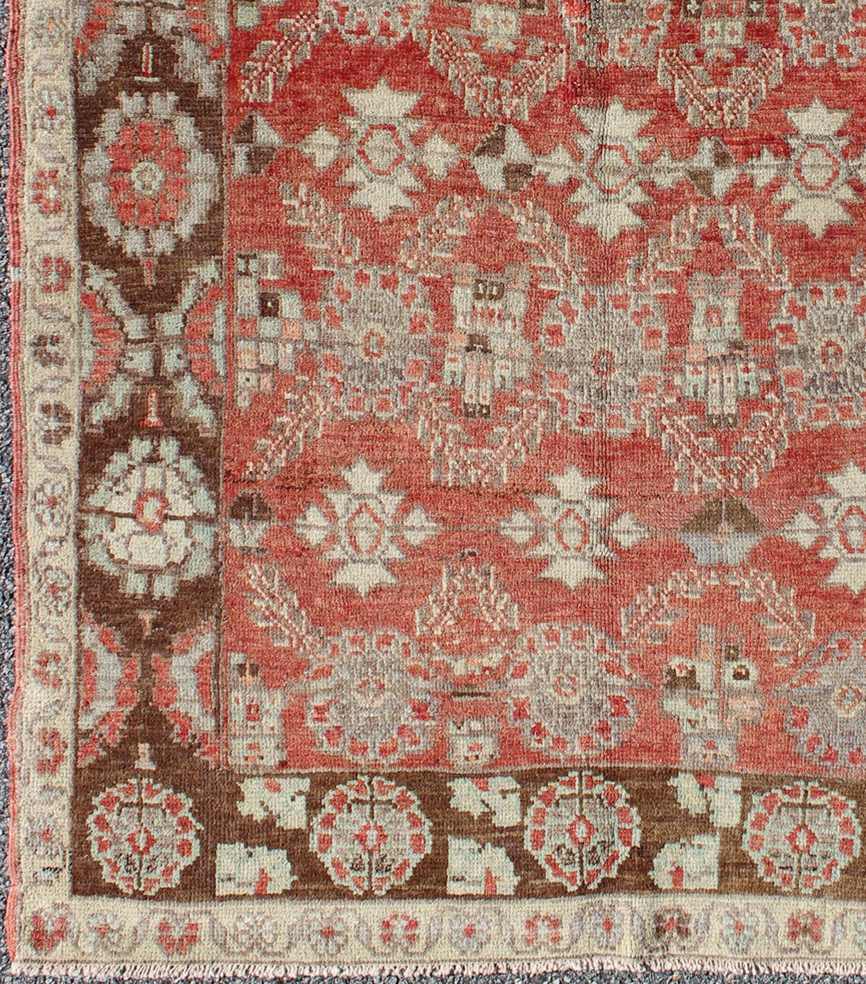 Vintage Turkish Oushak Rug With Interconnected Floral Designs in Red, Brown & Light Green' Vintage Oushak Carpet with Interconnected Floral Designs. Keivan Woven Arts rug# EN - 142192 origin/turkey Measures: 3'8 x 5'6 This vintage O... - Keivan Woven ArtsEN - 142192 - 7723Rug