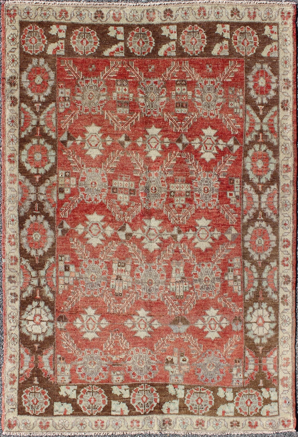 Vintage Turkish Oushak Rug With Interconnected Floral Designs in Red, Brown & Light Green' Vintage Oushak Carpet with Interconnected Floral Designs. Keivan Woven Arts rug# EN - 142192 origin/turkey Measures: 3'8 x 5'6 This vintage O... - Keivan Woven ArtsEN - 142192 - 7723Rug