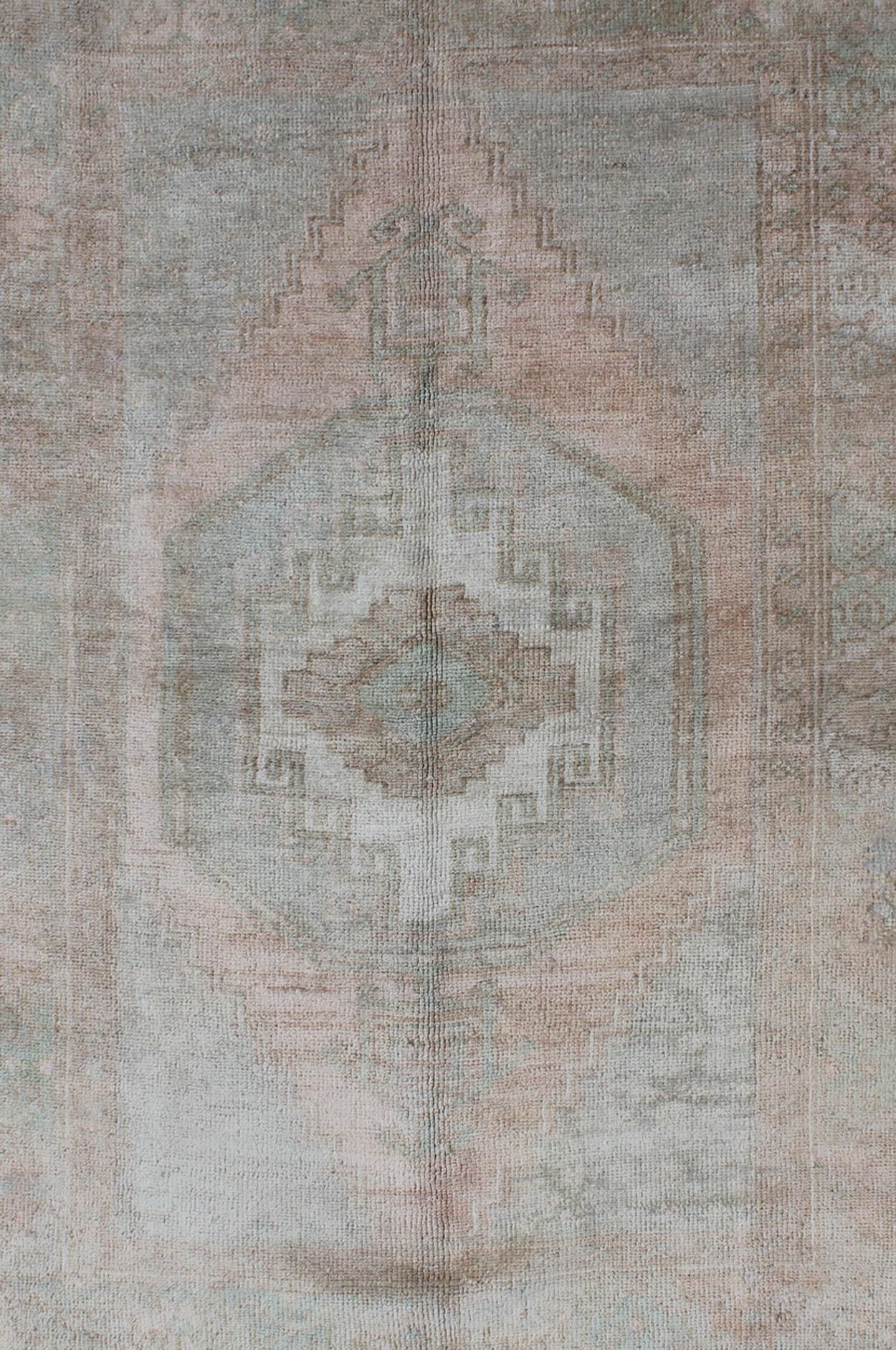 Mid - Century Muted Vintage Turkish Oushak with Central Medallion Design Muted Vintage Turkish Mid - Century Oushak with Central Medallion Design rug / en - 142989 origin / turkey This muted vintage Turkish Oushak carpet from the mid - 20th cen... - Keivan Woven ArtsEN - 142989 - 8341Rug