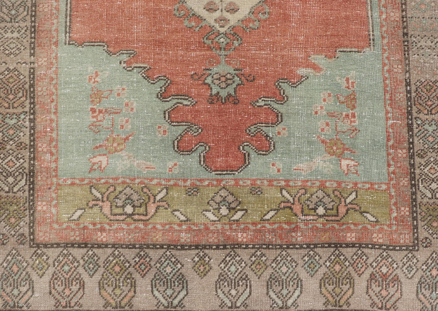 Vintage Turkish Oushak Rug With Medallion in Earthy Color Tones With Coral Color. Keivan Woven Arts / rug EN - 14597, country of origin / type: Turkey / Oushak, circa 1940 Measures: 3'2 x 5'11 This vintage Oushak carpet from Turkey has center m... - Keivan Woven ArtsEN - 14597 - 23768Rug