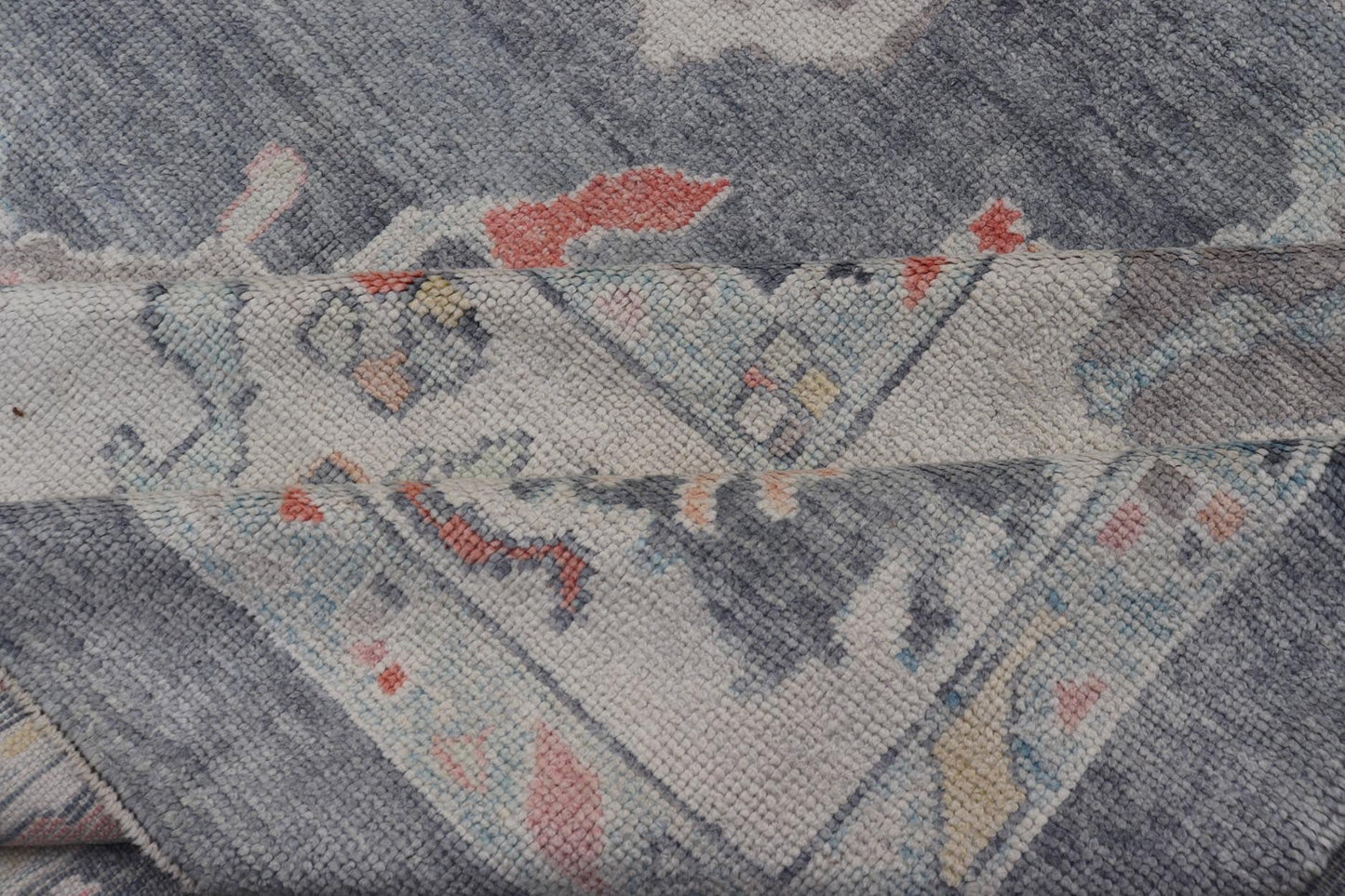 Measures: 14'5 x 18'0 Large Turkish Modern Oushak Rug in Gray and Neutrals and All - Over Design. Keivan Woven Arts / rug EN - 15205, country of origin / type: Turkey / Oushak This traditional Oushak rug from Turkey features a subdued, neutral c... - Keivan Woven ArtsEN - 15205 - 22243
