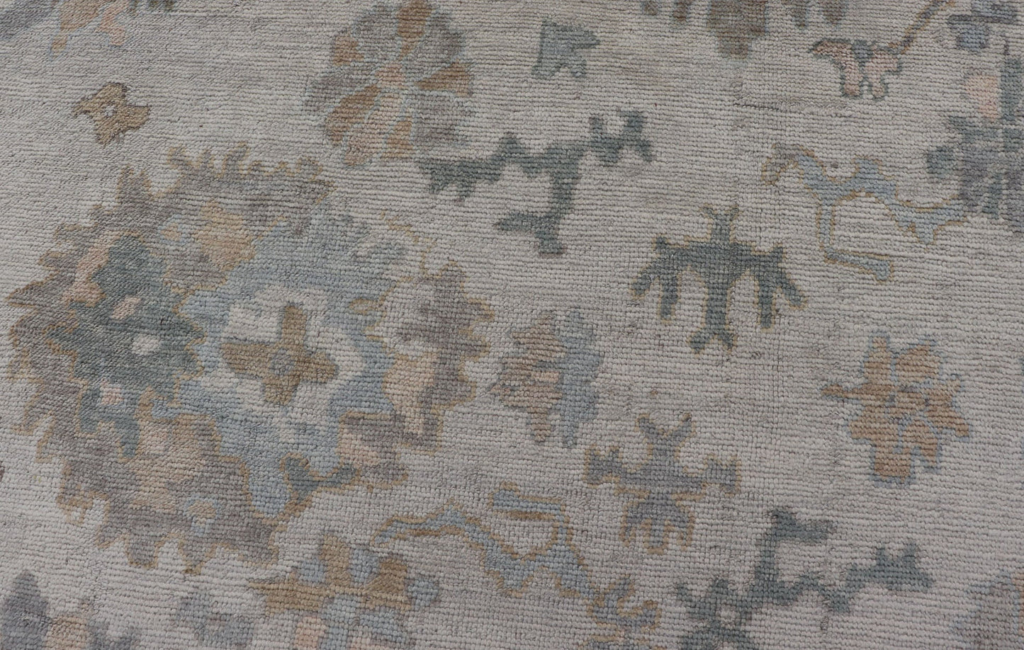 Measures: 14'6 x 18'9 Modern Turkish Oushak Rug with Neutral Color Palette and All - Over Floral Design. Keivan Woven Arts, rug EN - 15207, country of origin / type: Turkey / Oushak This large classic Oushak rug from Turkey features a subdued, n... - Keivan Woven ArtsEN - 15207 - 22872Rug