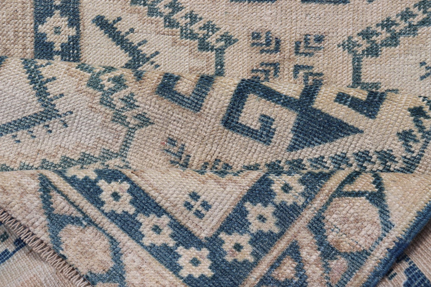 Vintage Oushak Turkish Runner with Geometric Design in Blue, Tan, and Blush. Keivan Woven Arts / rug EN - 15277 country of origin / type: Turkey / Oushak, circa 1940 Measures: 2'5 x 9'8 This vintage Turkish runner from Turkey features an... - Keivan Woven ArtsEN - 15277 - 23601Rug