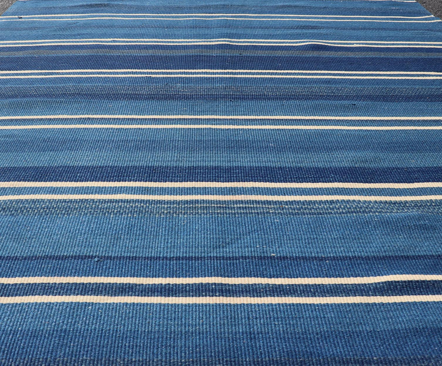 Turkish Flat - Weave Kilim in Navy Blue and Ivory In Striped Design. Keivan Woven Arts / rug EN - 15523, country of origin / type: Turkey / Kilim, circa 1950 Measures: 4'5 x 5'10 This vintage Turkish Kilim rug features a contemporary geometric strip... - Keivan Woven ArtsEN - 15523 - 23619Rug