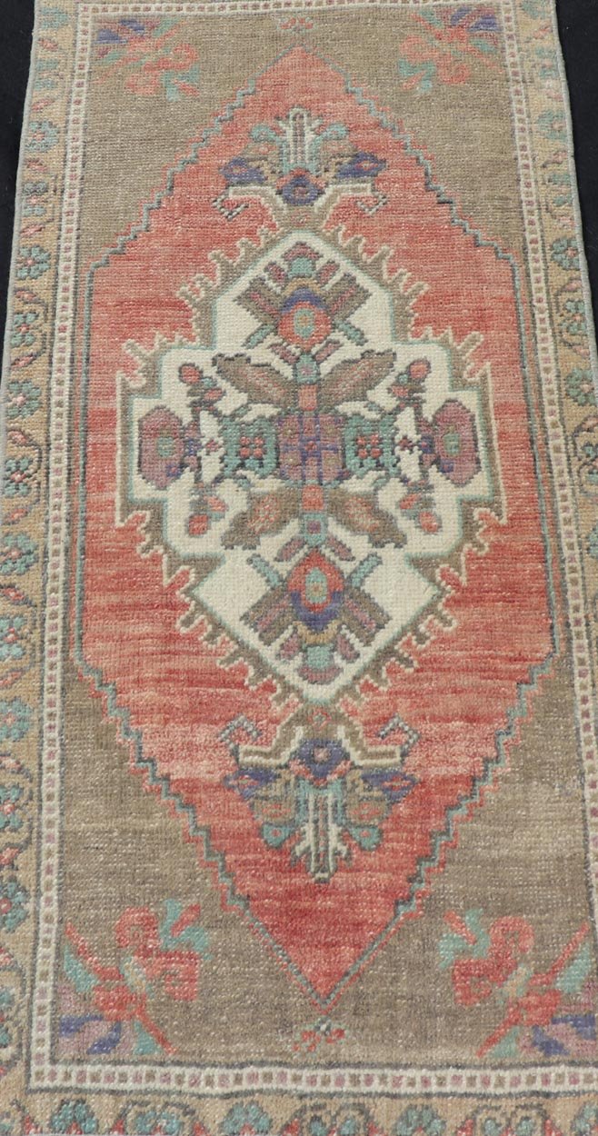 Vintage Turkish Oushak Rug with All - Over Sub - Geometric Medallion Design Keivan Woven Arts / rug EN - 15910, country of origin / type: Turkey / Oushak, circa 1950 Measures: 1'8 x 3'4 - Keivan Woven ArtsEN - 15910 - 23876Rug