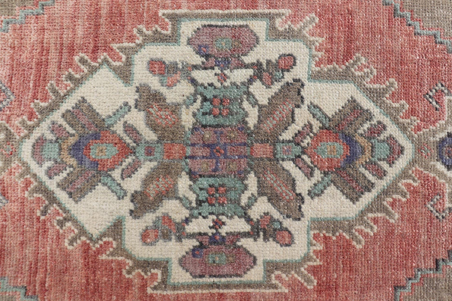 Vintage Turkish Oushak Rug with All - Over Sub - Geometric Medallion Design Keivan Woven Arts / rug EN - 15910, country of origin / type: Turkey / Oushak, circa 1950 Measures: 1'8 x 3'4 - Keivan Woven ArtsEN - 15910 - 23876Rug