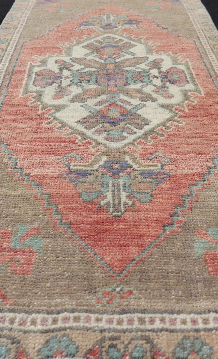 Vintage Turkish Oushak Rug with All - Over Sub - Geometric Medallion Design Keivan Woven Arts / rug EN - 15910, country of origin / type: Turkey / Oushak, circa 1950 Measures: 1'8 x 3'4 - Keivan Woven ArtsEN - 15910 - 23876Rug