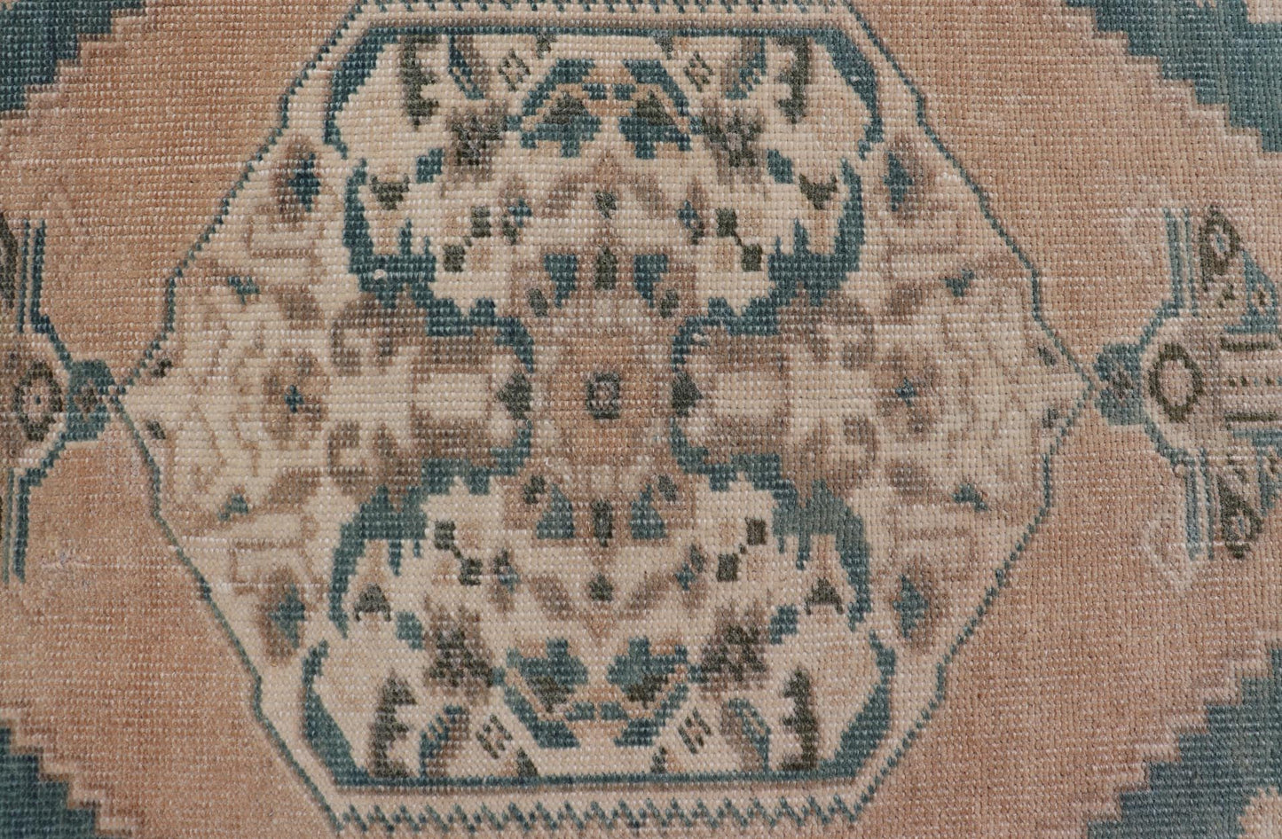 Vintage Turkish Oushak Rug with All - Over Sub - Geometric Medallion Design Keivan Woven Arts / rug EN - 15915, country of origin / type: Turkey / Oushak, circa 1950, Oushak rug, vintage Turkish Oushak, Oushak vintage rug, small Turkish Oushak rug, small... - Keivan Woven ArtsEN - 15915 - 24085Rug