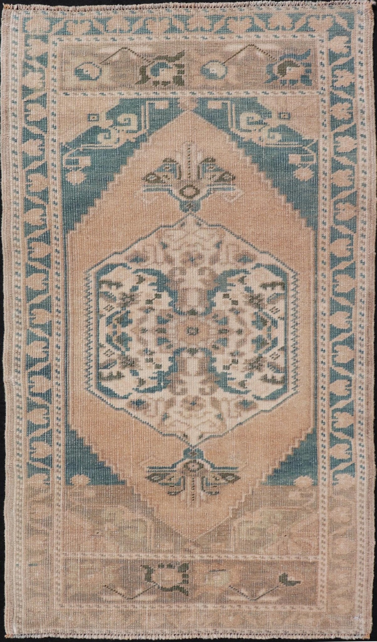 Vintage Turkish Oushak Rug with All - Over Sub - Geometric Medallion Design Keivan Woven Arts / rug EN - 15915, country of origin / type: Turkey / Oushak, circa 1950, Oushak rug, vintage Turkish Oushak, Oushak vintage rug, small Turkish Oushak rug, small... - Keivan Woven ArtsEN - 15915 - 24085Rug