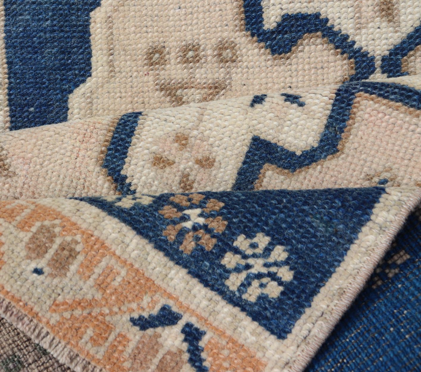 Vintage Turkish Oushak Rug with All - Over Sub - Geometric Medallion Design Keivan Woven Arts / rug EN - 15922, country of origin / type: Turkey / Oushak, circa 1950 Measures: 1'7 x 3'9 - Keivan Woven ArtsEN - 15922 - 24115Rug