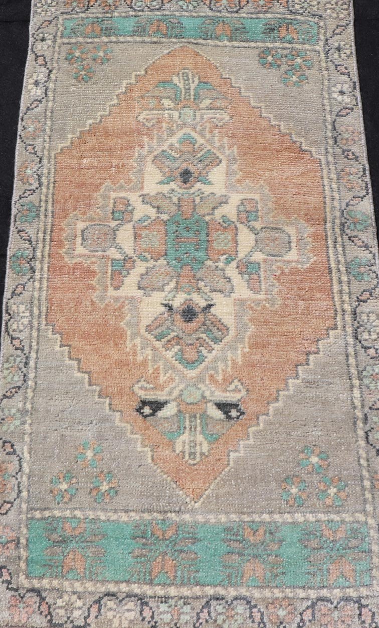 Vintage Turkish Oushak Rug with All - Over Sub - Geometric Medallion Design Keivan Woven Arts / rug EN - 15923, country of origin / type: Turkey / Oushak, circa 1950 Measures: 1'7 x 3'0 - Keivan Woven ArtsEN - 15923 - 24121Rug
