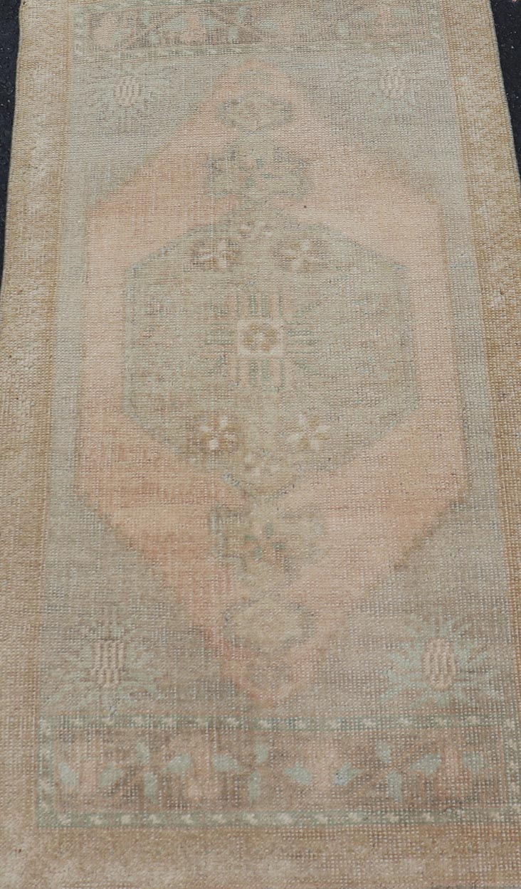 Vintage Turkish Oushak Rug with All - Over Sub - Geometric Medallion Design Keivan Woven Arts / rug EN - 15927, country of origin / type: Turkey / Oushak, circa 1950 Measures: 1'8 x 3'4 - Keivan Woven ArtsEN - 15927 - 24145Rug