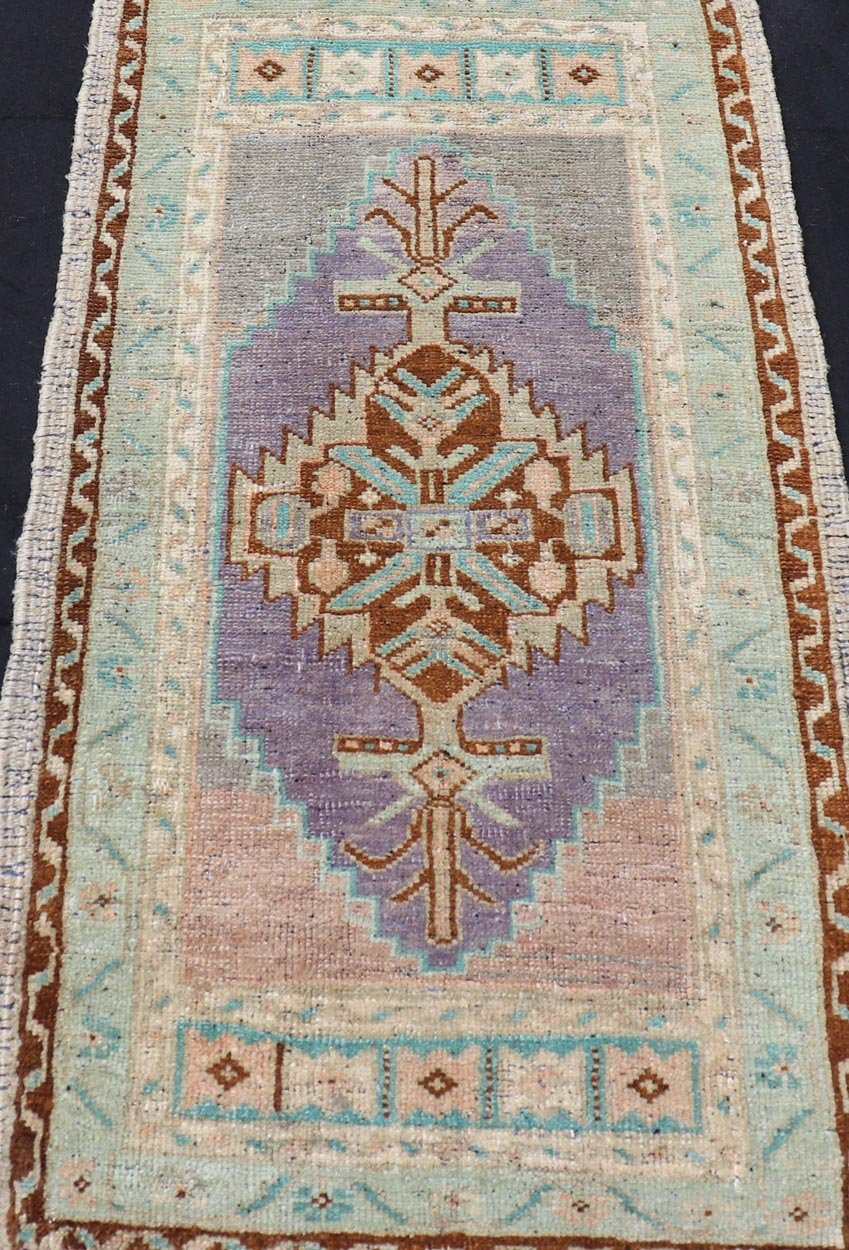 Vintage Turkish Oushak Rug with All - Over Sub - Geometric Medallion Design Vintage Turkish Oushak Rug with All - Over Sub - Geometric Medallion Design Keivan Woven Arts / rug EN - 15929, country of origin / type: Turkey / Oushak, circa 1950, Turkish Ous... - Keivan Woven ArtsEN - 15929 - 24151Rug
