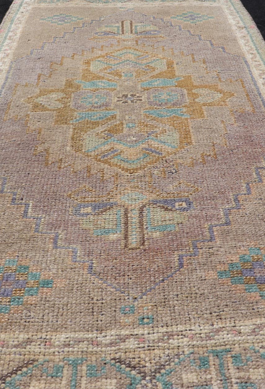 Vintage Turkish Oushak Rug with All - Over Sub - Geometric Medallion Design Vintage small Turkish Oushak Rug with All - Over Sub - Geometric Medallion Design. Keivan Woven Arts / rug EN - 15931, country of origin / type: Turkey / Oushak, circa 1950 ... - Keivan Woven ArtsEN - 15931 - 24163Rug