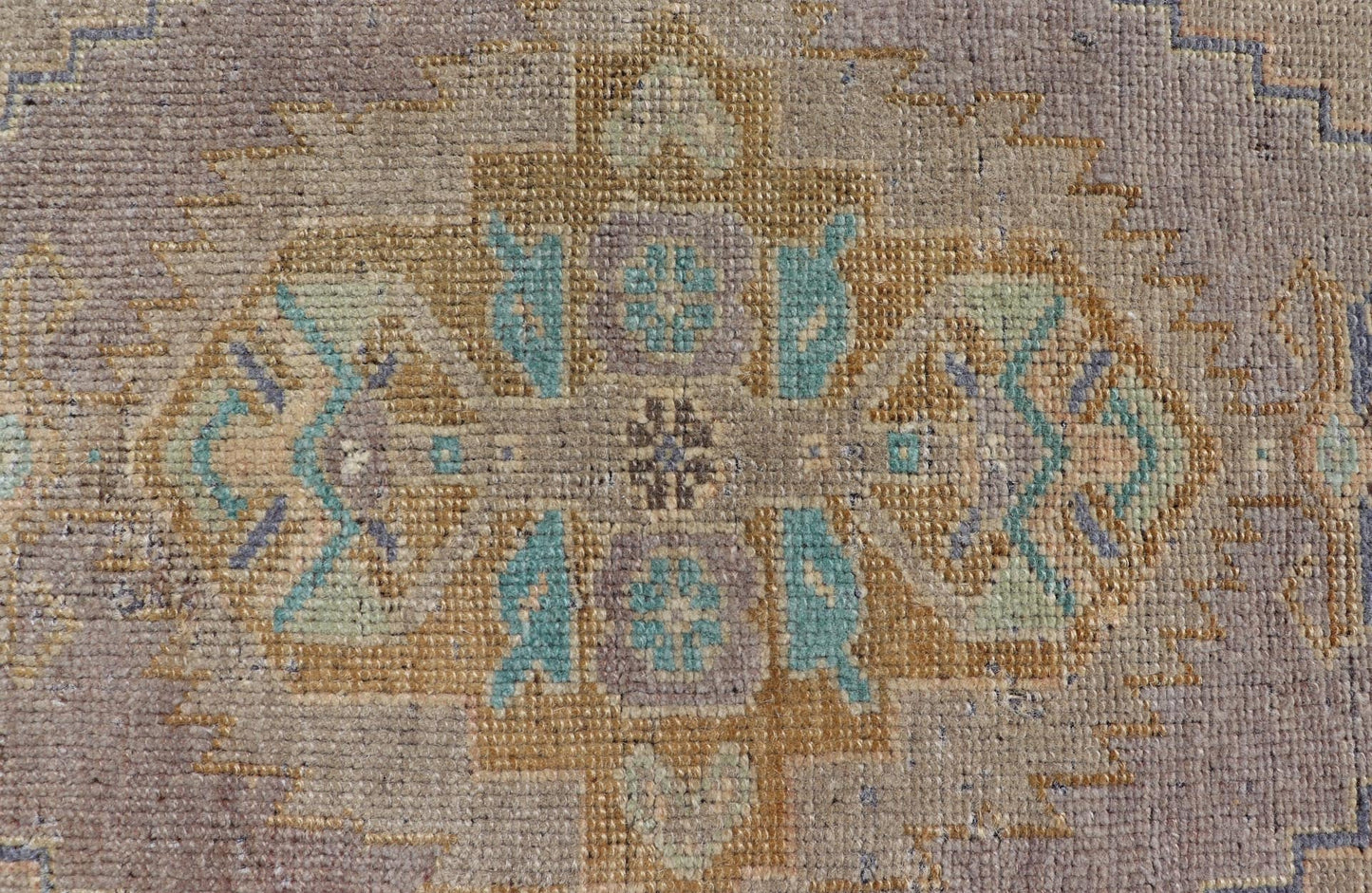 Vintage Turkish Oushak Rug with All - Over Sub - Geometric Medallion Design Vintage small Turkish Oushak Rug with All - Over Sub - Geometric Medallion Design. Keivan Woven Arts / rug EN - 15931, country of origin / type: Turkey / Oushak, circa 1950 ... - Keivan Woven ArtsEN - 15931 - 24163Rug