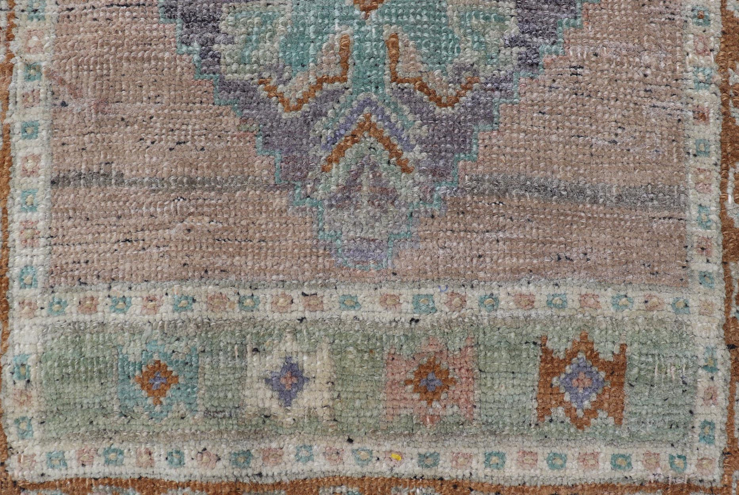 Vintage Turkish Oushak Rug with All - Over Sub - Geometric Medallion Design Vintage Turkish Oushak small mat size Rug with All - Over Sub - Geometric Medallion Design. Keivan Woven Arts / rug EN - 15932, country of origin / type: Turkey / Oushak, circa ... - Keivan Woven ArtsEN - 15932 - 24169Rug
