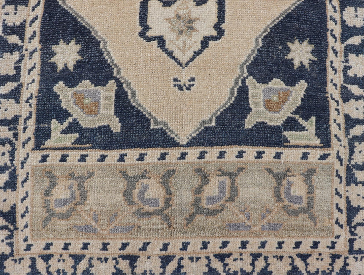 Vintage Turkish Oushak Rug with All - Over Sub - Geometric Medallion Design Vintage Turkish small mat size Oushak Rug with All - Over Sub - Geometric Medallion Design. Keivan Woven Arts / rug EN - 15934, country of origin / type: Turkey / Oushak, circa ... - Keivan Woven ArtsEN - 15934 - 24175Rug