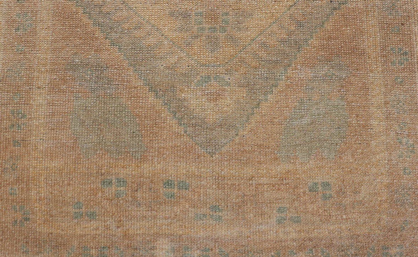 Vintage Turkish Oushak Rug with All - Over Sub - Geometric Medallion Design Keivan Woven Arts / rug EN - 15935, country of origin / type: Turkey / Oushak, circa 1950 Measures: 2'1 x 3'2 Vintage Small Turkish Oushak Rug with Medallion Desig... - Keivan Woven ArtsEN - 15935 - 24181Rug