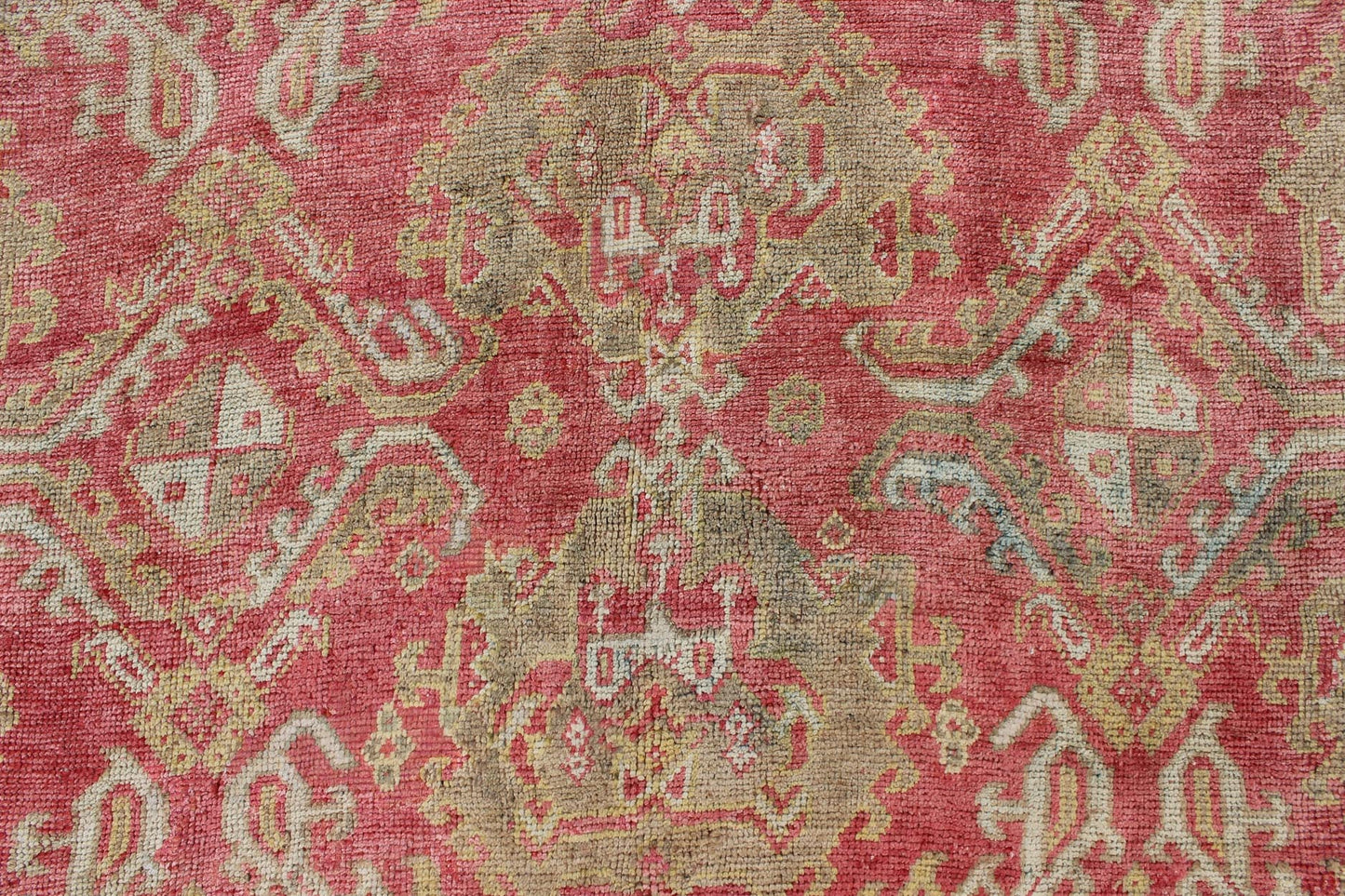 Rose red, light green and pinkish red antique Turkish Oushak rug with flowing design. Keivan Woven Arts / rug EN - 165065, country of origin type: Turkey Oushak, circa 1920. Measures: 11' x 13'7. This Oushak carpet (circa early 20th century) featur... - Keivan Woven ArtsEN - 165065 - 9420Rug