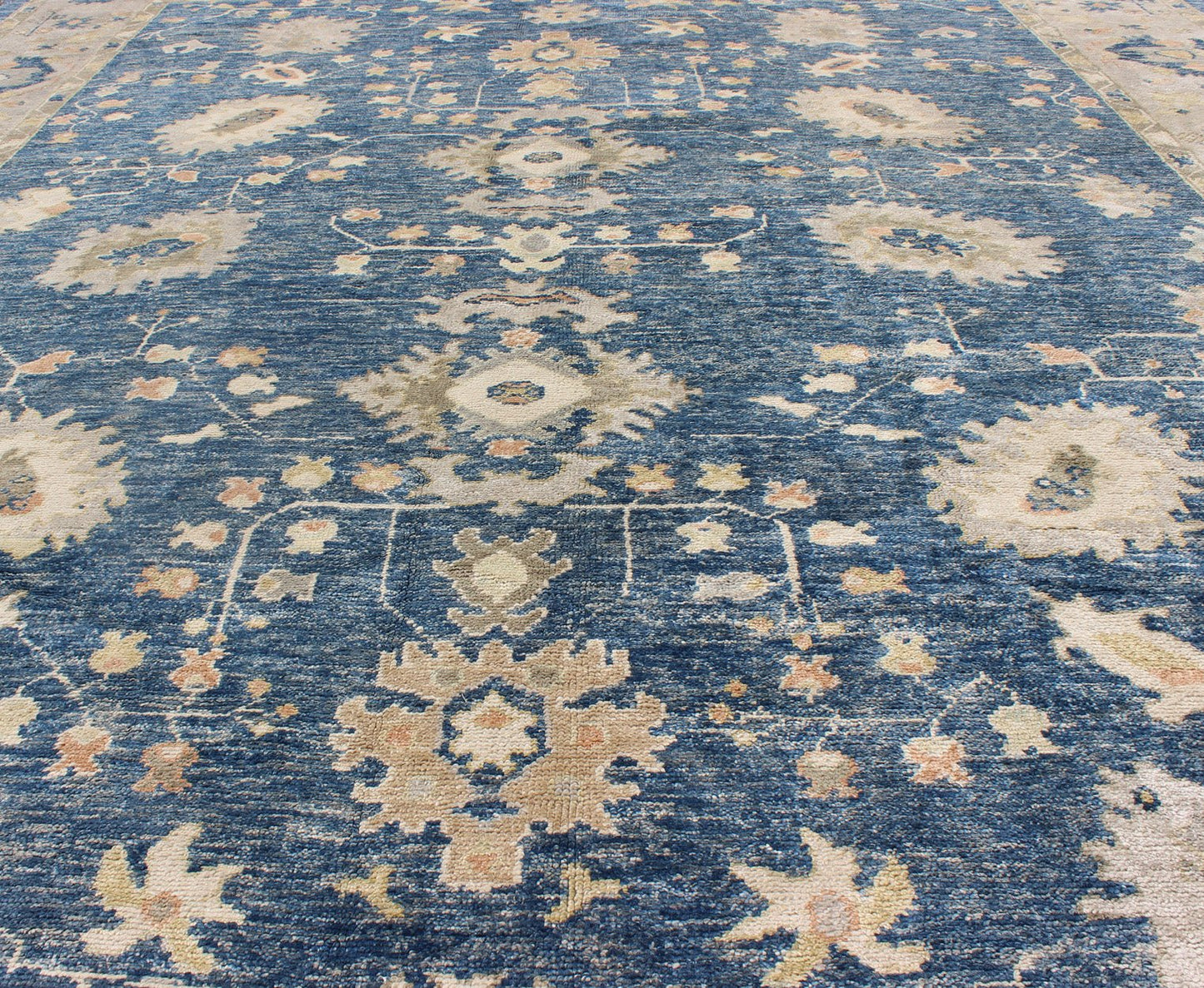 Turkish Oushak Rug in Blue Background, Neutral Colors and All - Over Design kwarugs Turkish Oushak rug in blue background with neutral color palette and all - over flower design, rug en - 165651, country of origin / type: Turkey / Oushak This t... - Keivan Woven ArtsEN - 165651 - 9050Rug