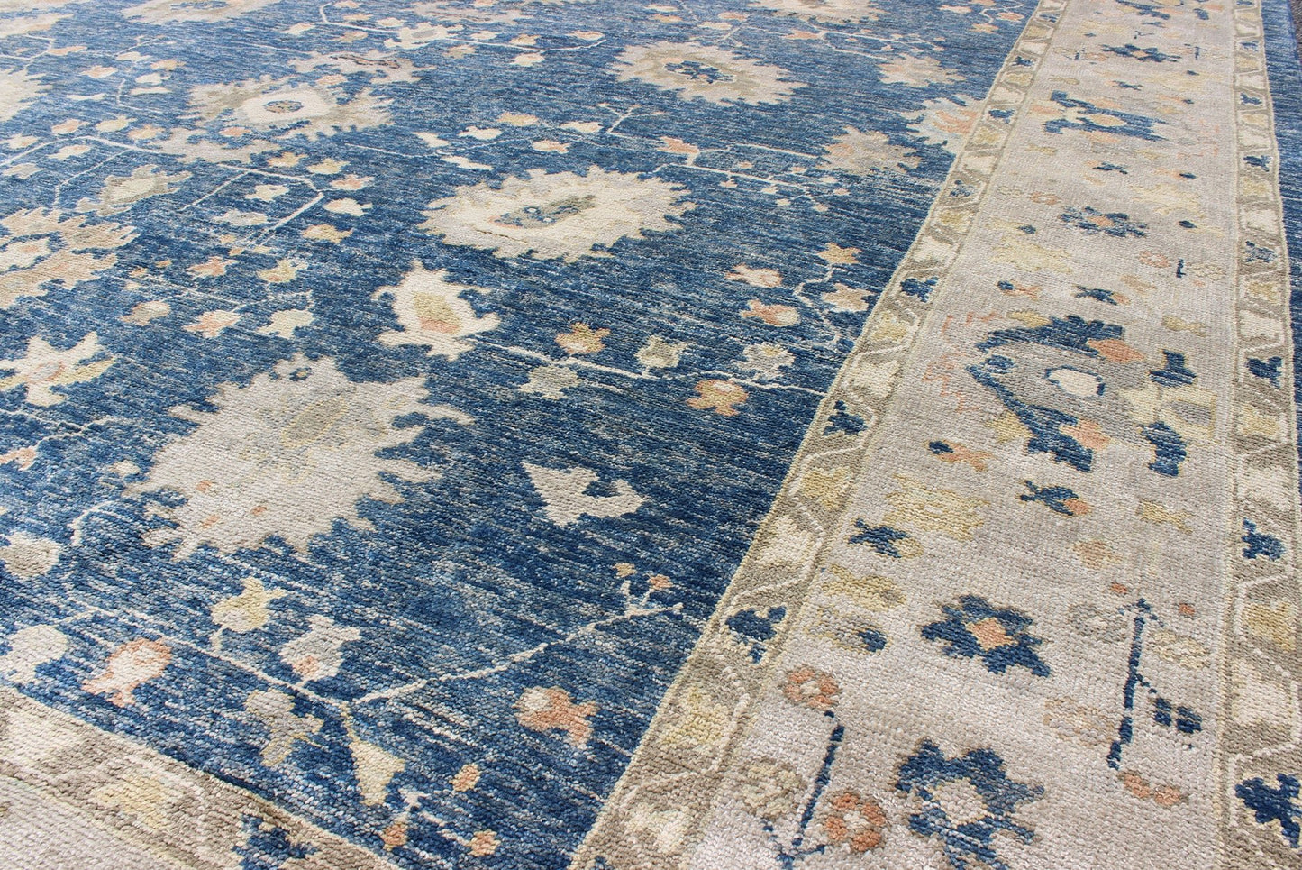 Turkish Oushak Rug in Blue Background, Neutral Colors and All - Over Design kwarugs Turkish Oushak rug in blue background with neutral color palette and all - over flower design, rug en - 165651, country of origin / type: Turkey / Oushak This t... - Keivan Woven ArtsEN - 165651 - 9050Rug