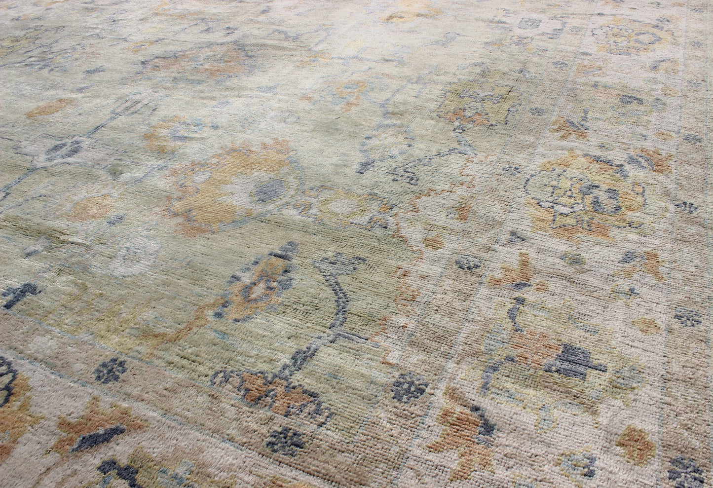 Turkish Oushak Rug with Neutral Color Palette and All - Over Flower Design Turkish Oushak rug with neutral color palette and all - over flower design. Keivan Woven Arts / rug EN - 165700, country of origin / type: Turkey / Oushak Measures: 10'9 x 1... - Keivan Woven ArtsEN - 165700 - 9080Rug