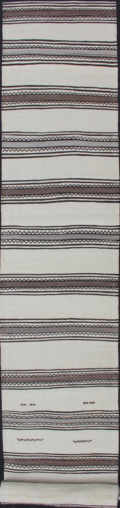 Vintage Turkish Kilim Flat - Weave Runner with Modern Stripe Design Modern Kilim Runner from Turkey with Stripes. Keivan Woven Arts / rug EN - 165761, country of origin / type: Turkey / Kilim, circa 1960 This modern - design vintage runner from... - Keivan Woven ArtsEN - 165761 - 11383Rug