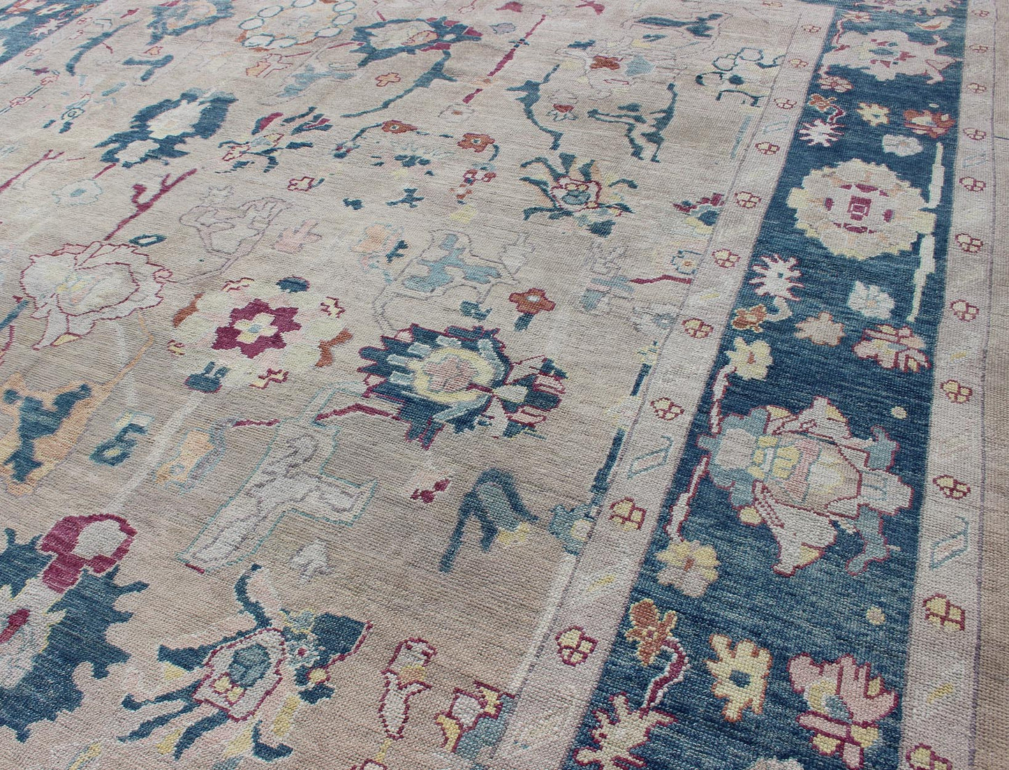 Oushak rug from Turkey with floral blossom all - over design rendered in gray, blue, ivory, and red tones, rug en - 176142, country of origin or type: Turkey or Oushak This striking Turkish Oushak rug bears a gray - colored body that is highlighted by... - Keivan Woven ArtsEN - 176142 - 10972Rug