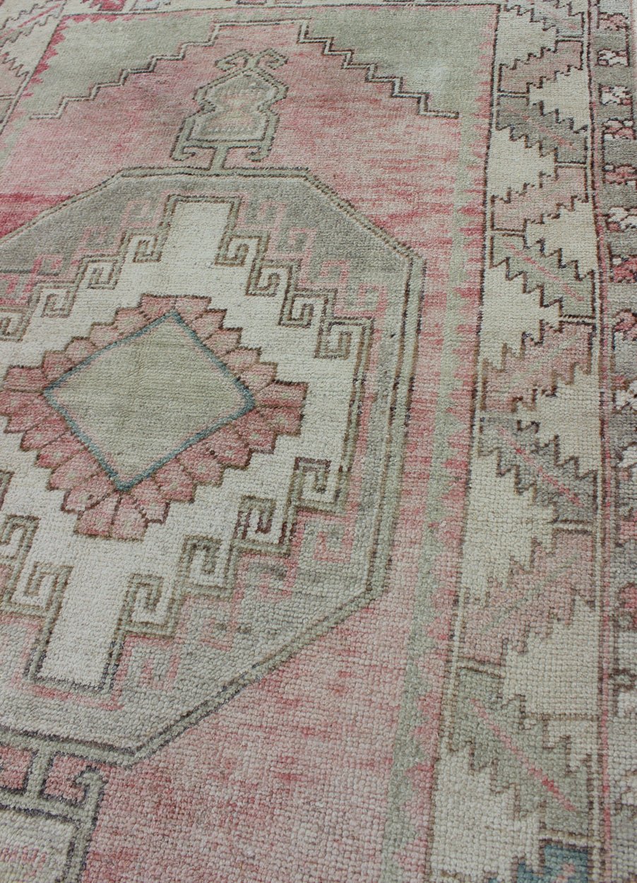 Elegant Oushak Rug From Turkey with Tribal Medallion Design in Light Colors Pink, light green, and ivory vintage rug with flower medallion pattern, Keivan Woven Arts / rug/EN - 176255, country of origin / type: Turkey / Oushak, circa 1940 This ... - Keivan Woven ArtsEN - 176255 - 10253Rug