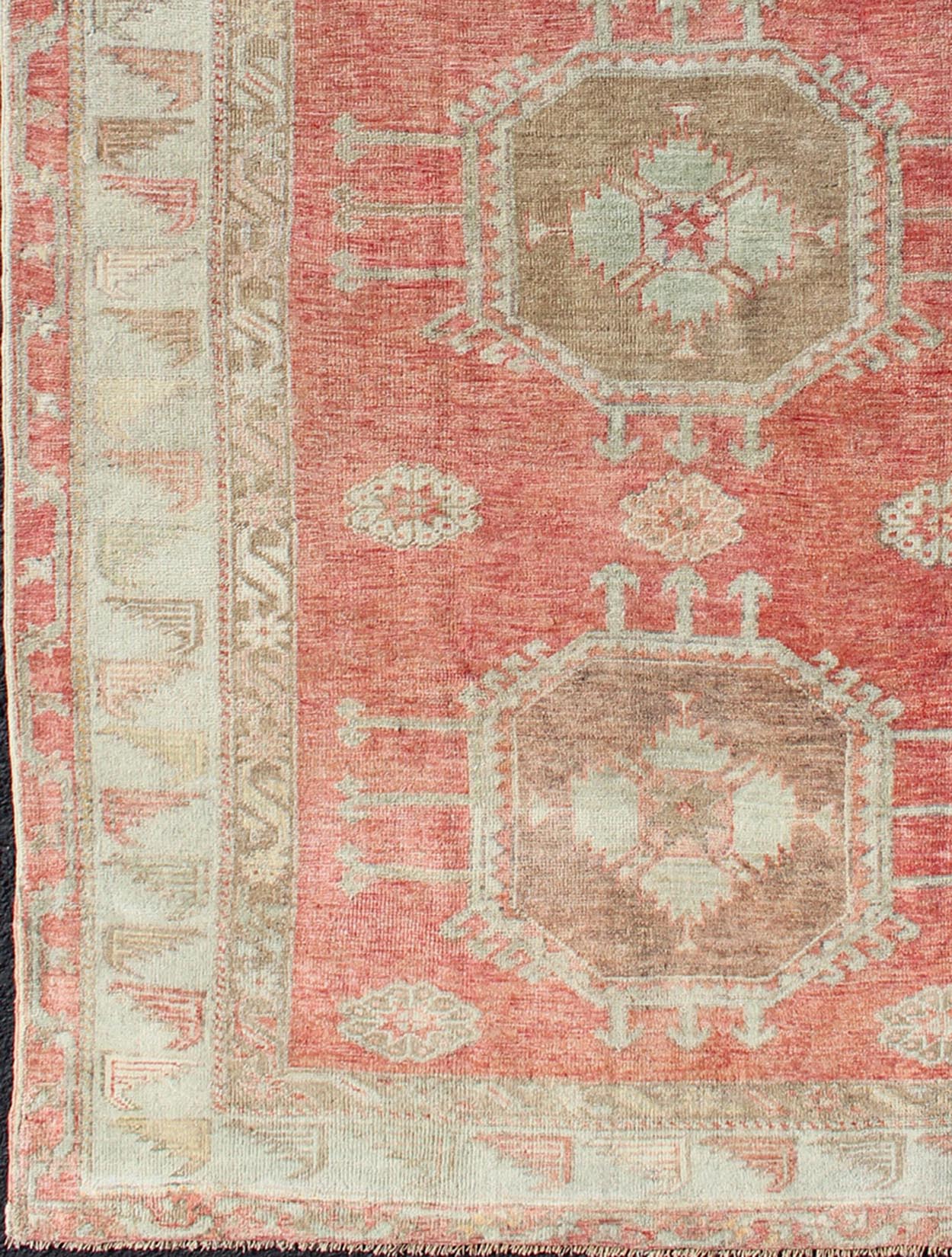 Vintage Turkish Oushak Rug with Geoemetric Medallions Turkish Oushak Vintage Carpet with Geometric Medallion Design, rug en - 176258, country of origin / type: Turkey / Oushak, circa 1940 This Oushak rug from Turkey features a multi - medalli... - Keivan Woven ArtsEN - 176258 - 10646Rug