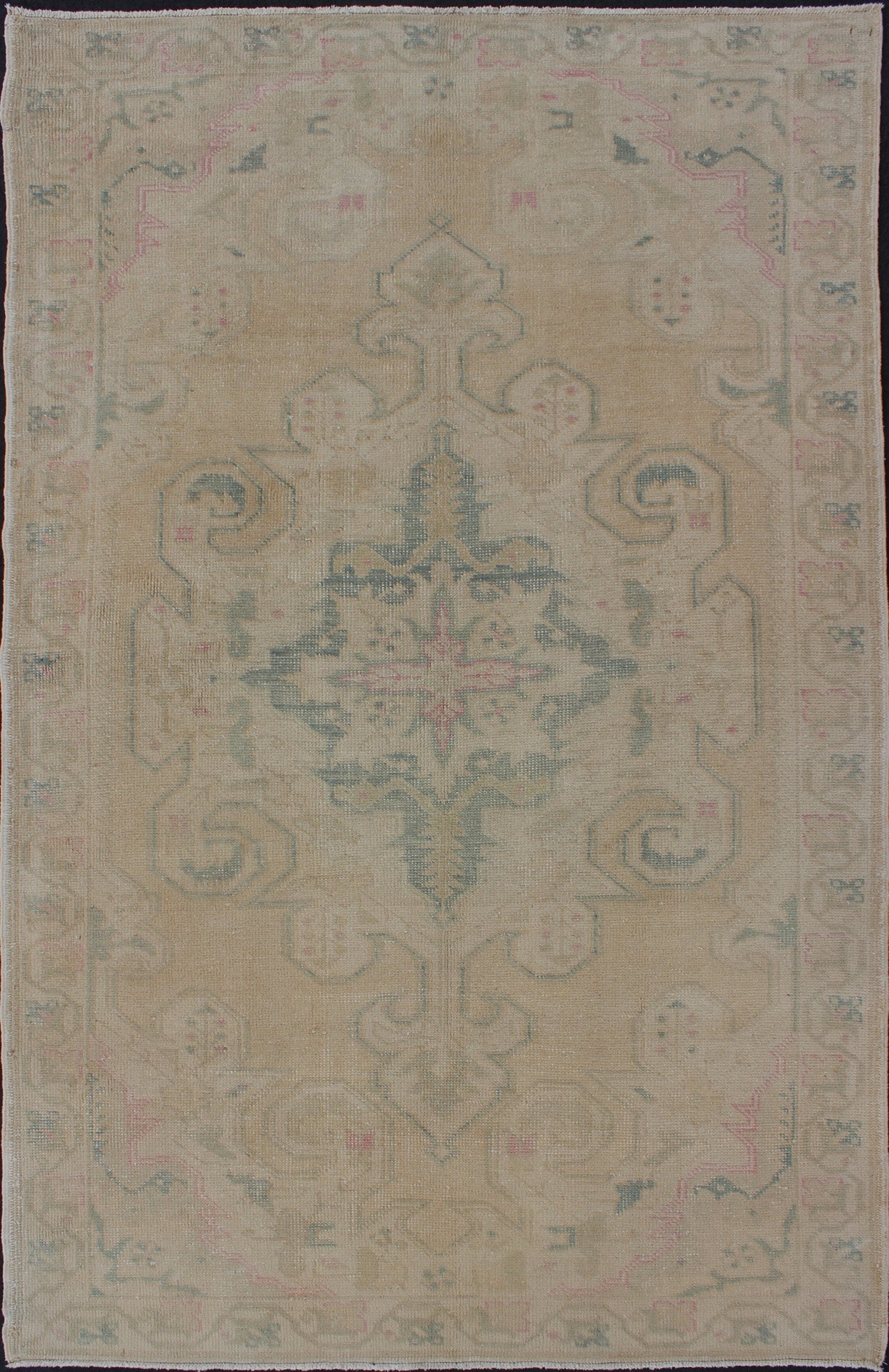 Vintage Oushak Rug from Turkey with Muted Colors and Floral Medallion' Vintage Oushak rug from Turkey with Medallion Design, rug/EN - 176596 , country of origin / type: Turkey / Oushak, circa 1950. This vintage Turkish Oushak rug features a fai... - Keivan Woven ArtsEN - 176596 - 10271Rug