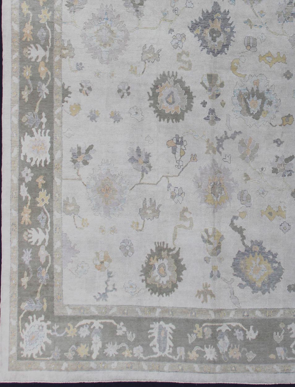 Turkish Oushak Rug with Neutral Color Palette and All - Over Flower Design Turkish Oushak Rug with Neutral Color Palette and All - Over Flower Design, rug en - 176598, country of origin / type: Turkey / Oushak This traditional Oushak rug from ... - Keivan Woven ArtsEN - 176598 - 11209Rug