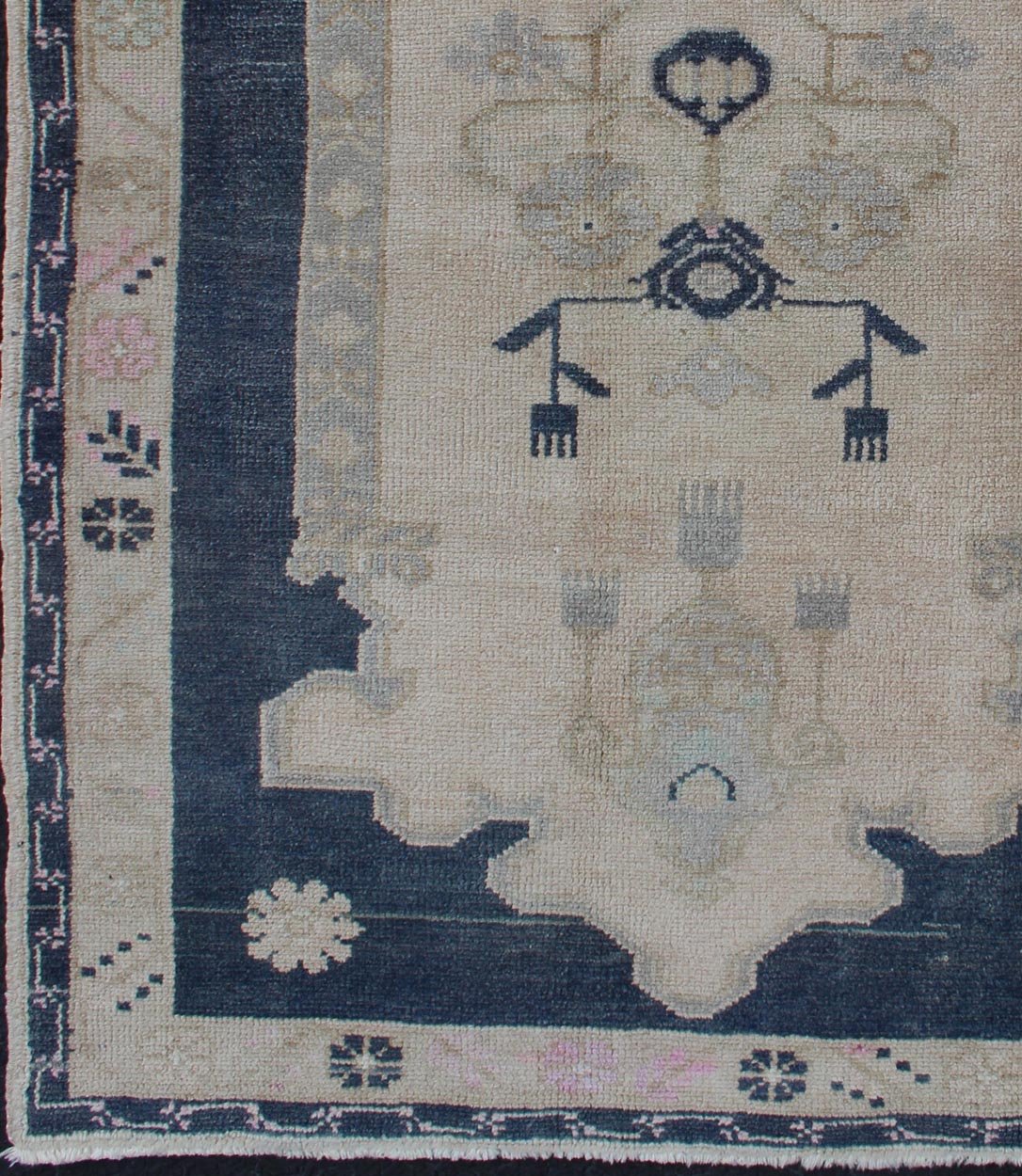 Blue and Cream Medallion Vintage Turkish Hand Knotted Oushak Rug With Tribal Geometric Design Tribal Geometric Medallion design Turkish vintage Oushak in blue and cream, Keivan Woven Arts / rug EN - 176963, country of origin / type: Turkey / Ousha... - Keivan Woven ArtsEN - 176963 - 11819Rug