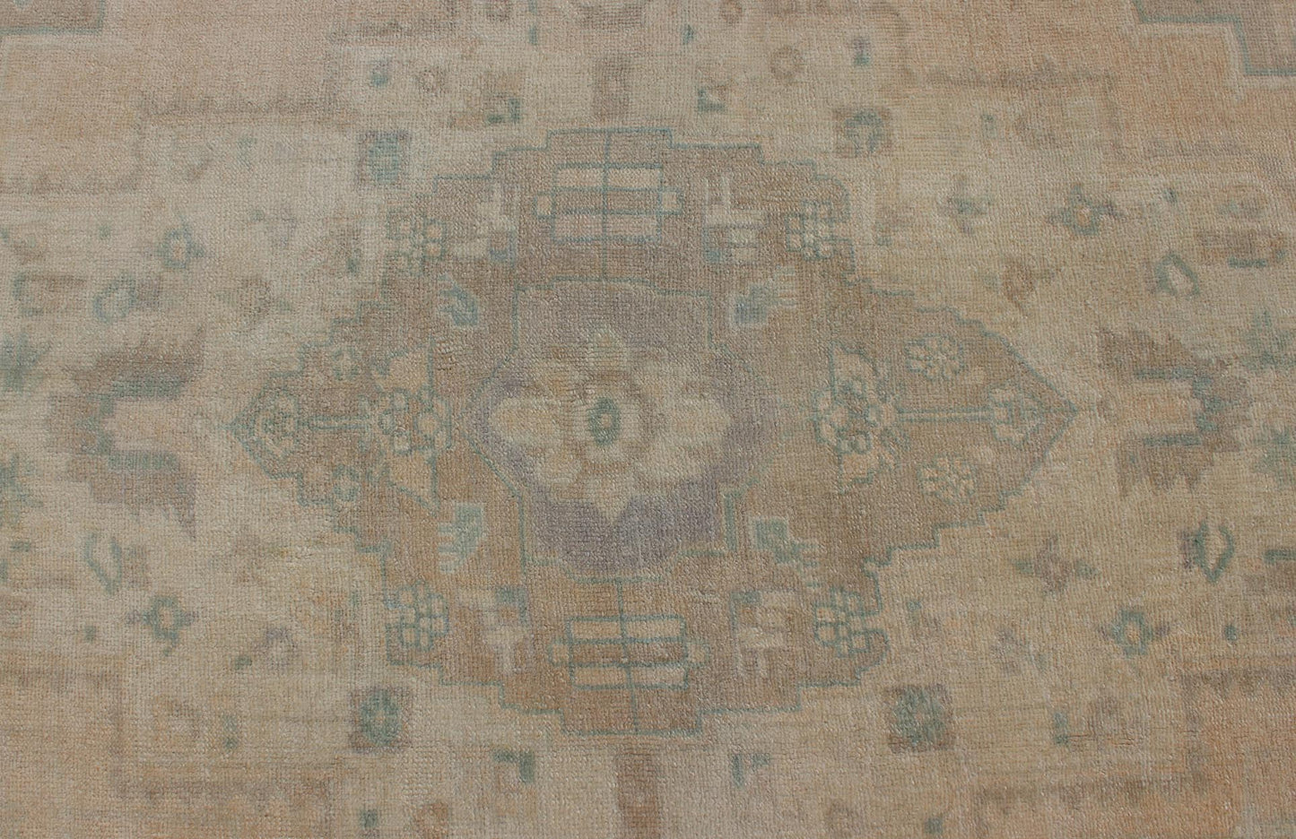 Faded Turkish Hand Knotted Oushak With Medallion With Muted Colors of Tan, Muted Light Peach Faded vintage Turkish Oushak Medallion rug in taupe, tan and light peach, kwarugs / EN - 179139, country of origin / type: Turkey / Oushak, circa mid - 20th... - Keivan Woven ArtsEN - 179139 - 11986Rug