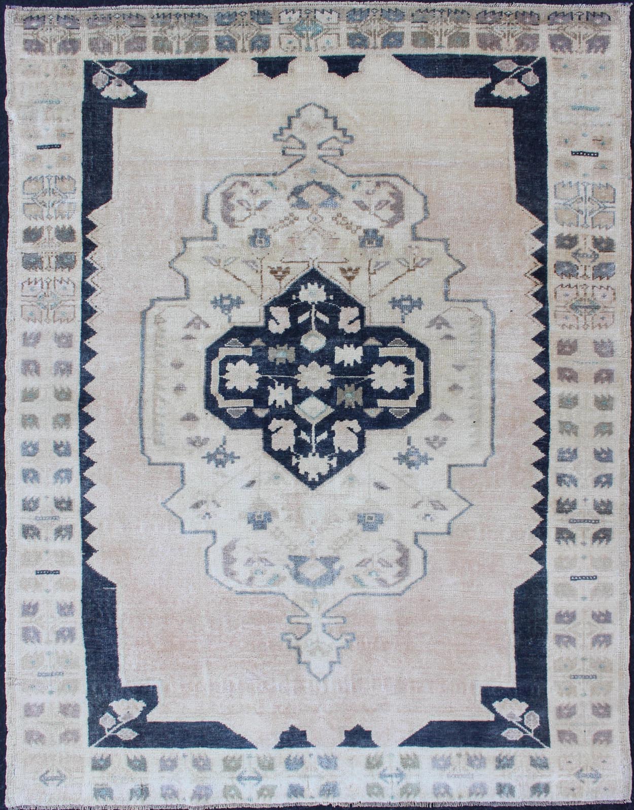 Vintage Hand Knotted Turkish Oushak Rug With Central Medallion in Blue and Cream Faded vintage Turkish Oushak rug with Central Medallion in cream and blue, Keivan Woven Arts / rug EN - 179354, country of origin / type: Turkey / Oushak, circa 1940 ... - Keivan Woven ArtsEN - 179354 - 11827Rug