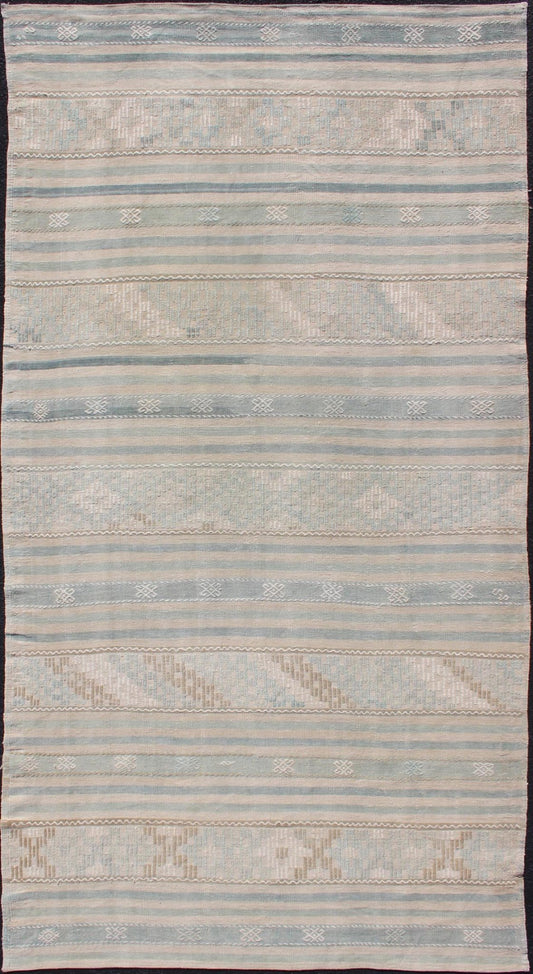 Natural - Toned Turkish Flat - Weave Kilim with Geometric Stripes Tan and Seafoam Stripe design Kilim with geometric motifs, Keivan Woven Arts / rug EN - 179486, country of origin / type: Turkey / Kilim, circa 1950 This flat - woven Kilim from Tu... - Keivan Woven ArtsEN - 179486 - 12545Rug