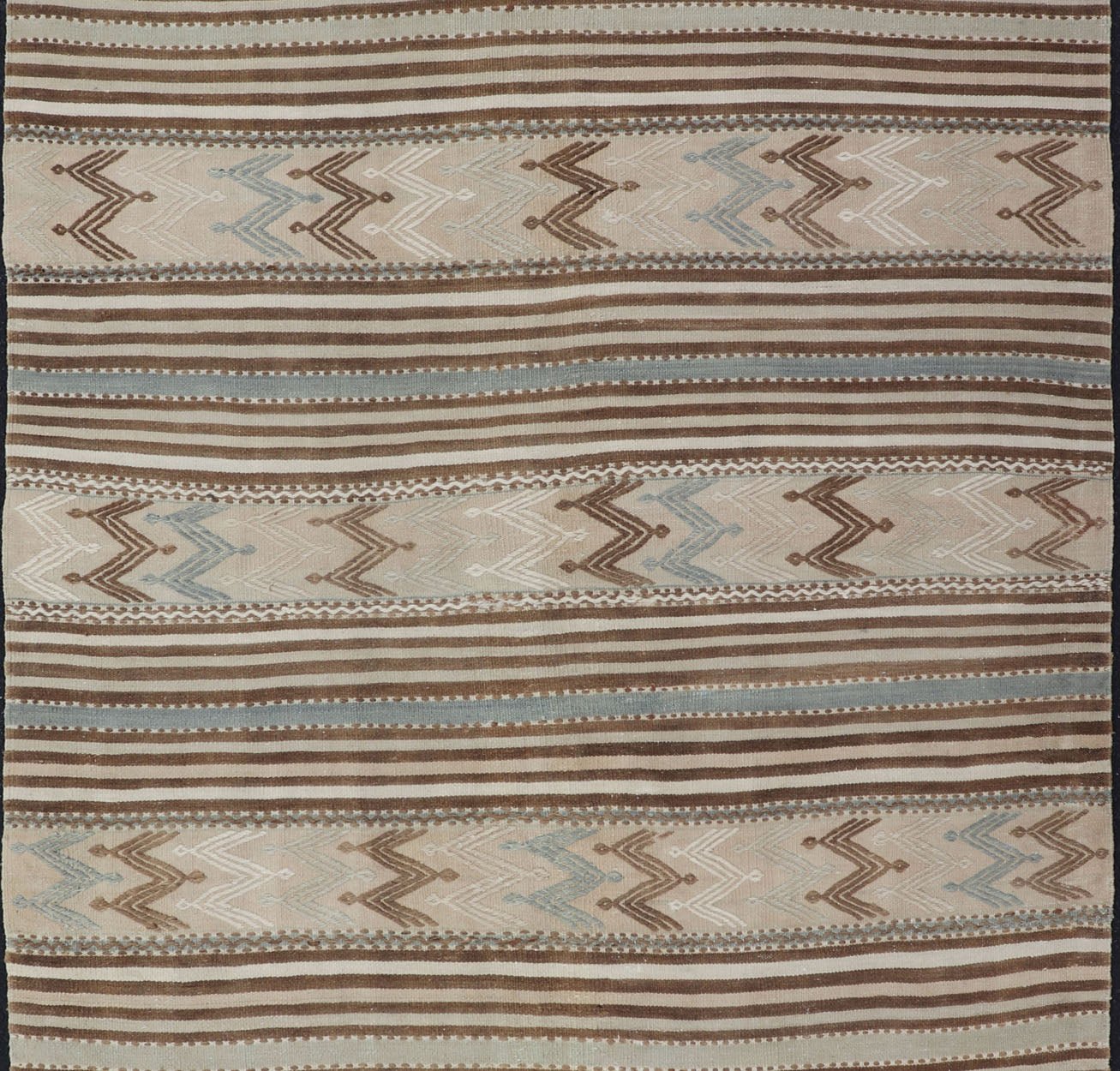 Turkish Hand Woven Flat - Weave Embroidered Kilim in Taupe, Brown, and Lt. Blue. Keivan Woven Arts / rug EN - 179493, country of origin / type: Turkey / Kilim, circa 1950 Measures: 4'6 x 8'4 This vintage flat - woven Embroidered kilim rug feat... - Keivan Woven ArtsEN - 179493 - 15380Rug