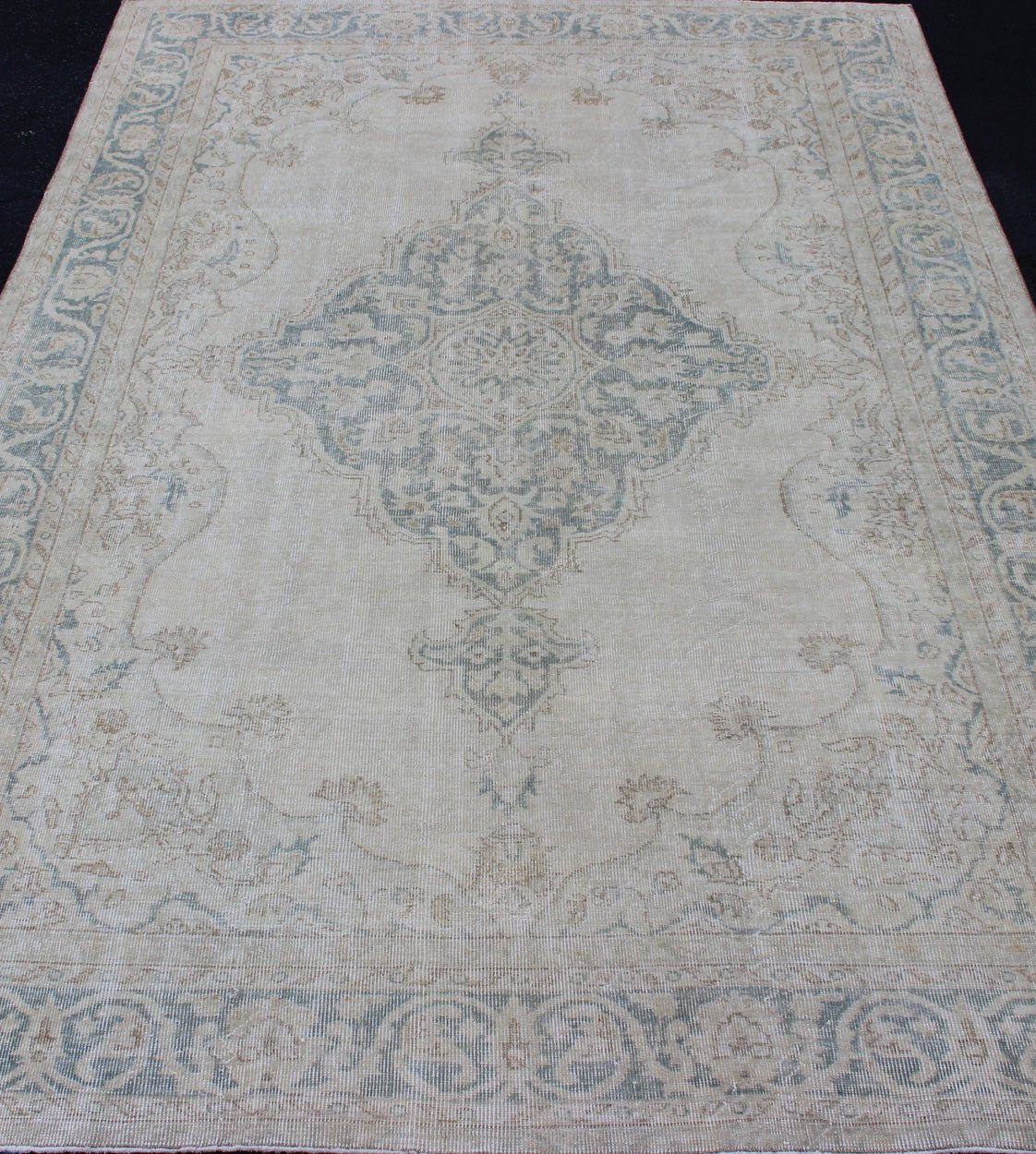 Medallion Distressed Oushak Turkey in Cream and Stone Blue Taupe, cream and blue Oushak rug vintage from Turkey with medallion design of etched motifs, rug EN - 179688, country of origin / type: Turkey / Oushak, circa 1950. This striking v... - Keivan Woven ArtsEN - 179688 - 12791Rug